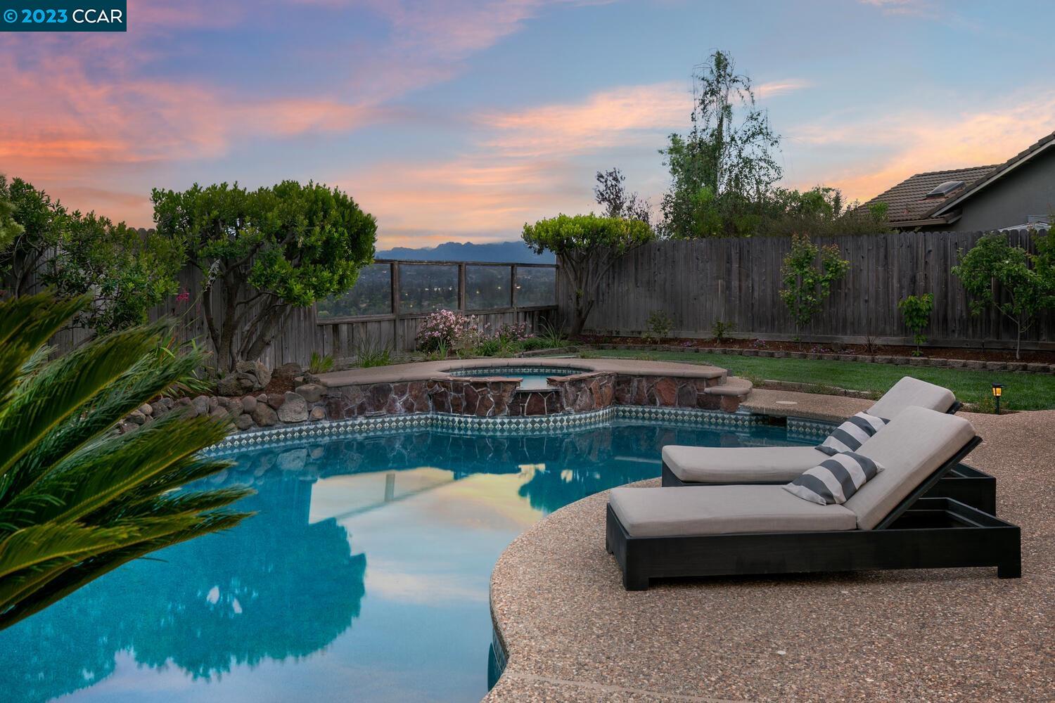 Detail Gallery Image 1 of 1 For 3335 Rolling Meadow Ct, Concord,  CA 94518 - 4 Beds | 2/1 Baths