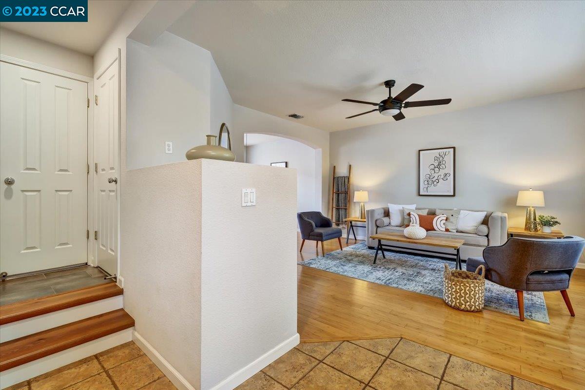 Photo #2: 41026533 Listing 