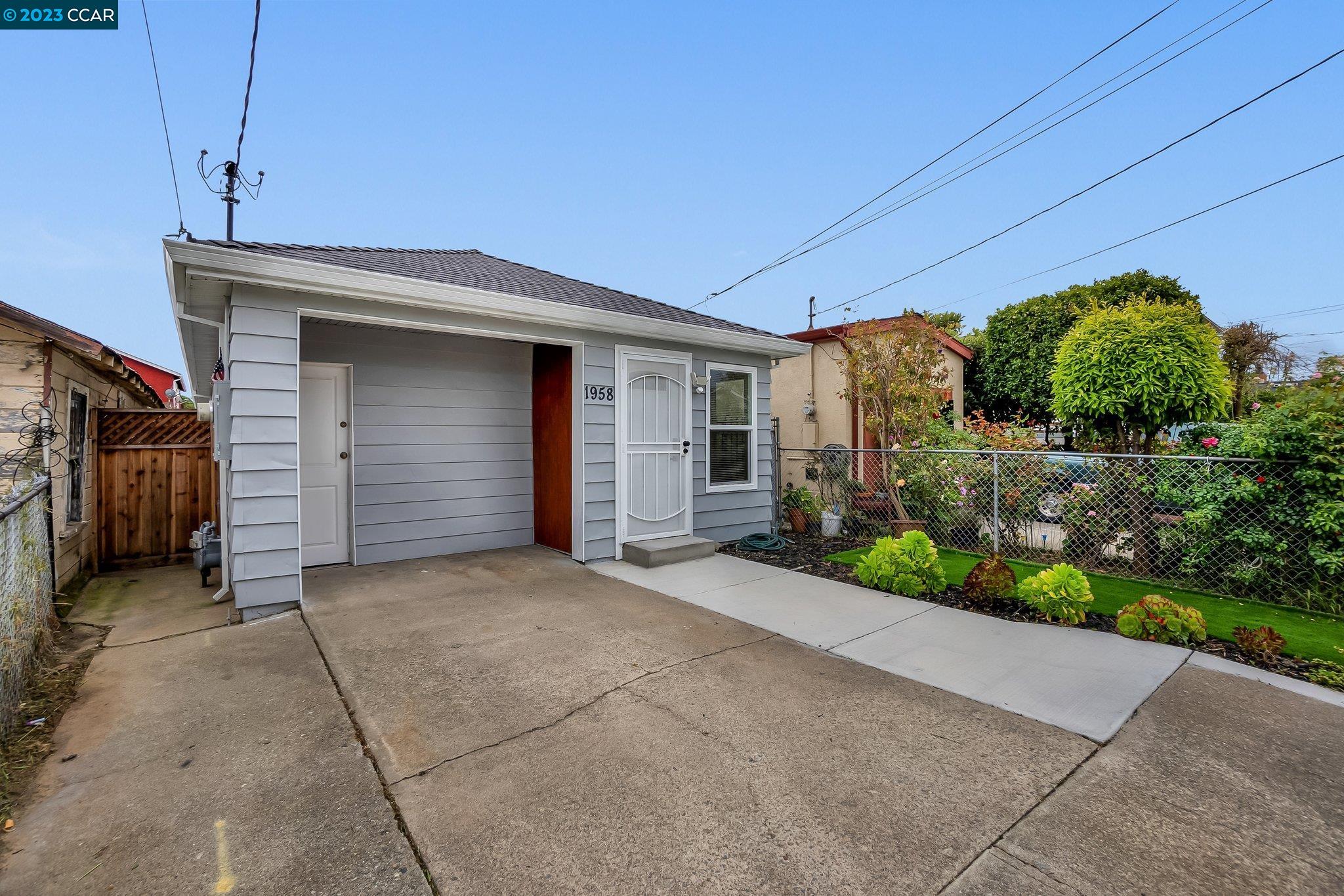 Detail Gallery Image 1 of 1 For 1958 Van Ness St, San Pablo,  CA 94806 - 4 Beds | 1 Baths