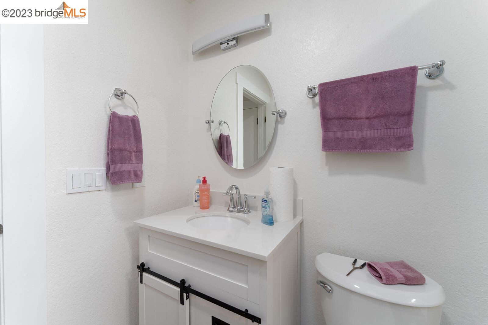 Detail Gallery Image 13 of 31 For 30 Emery Bay Drive, Emeryville,  CA 94608 - 2 Beds | 1 Baths
