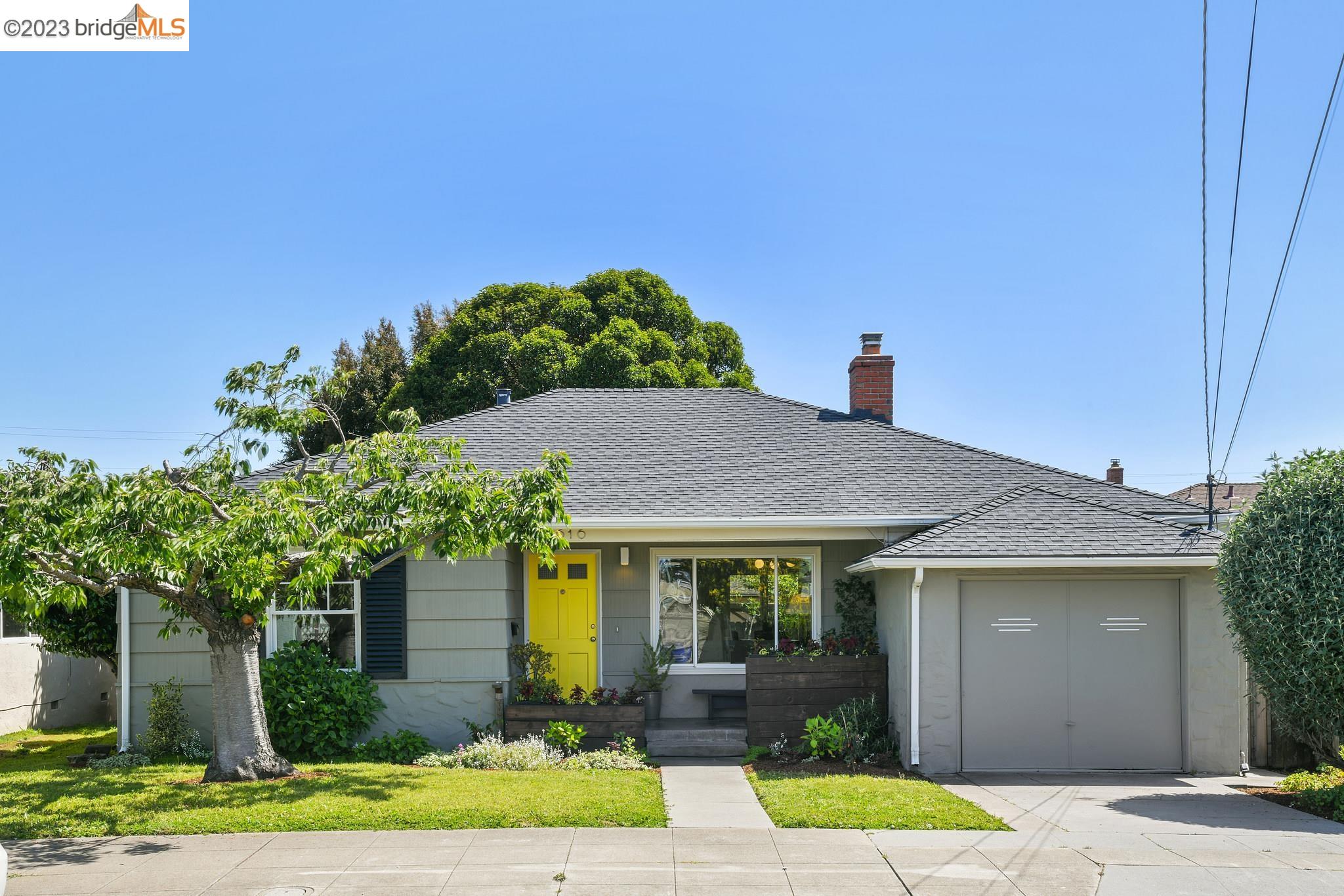 Detail Gallery Image 1 of 1 For 2616 Gaynor Ave, Richmond,  CA 94804 - 3 Beds | 1 Baths