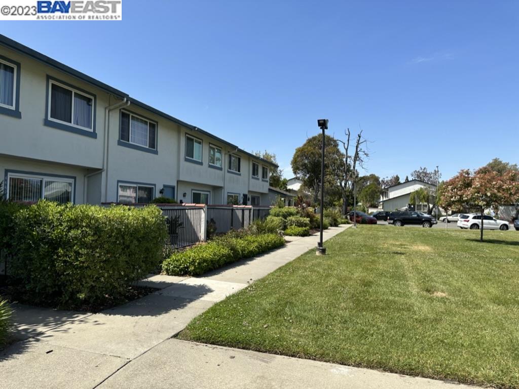 MLS: 41026844 Condo For Sale