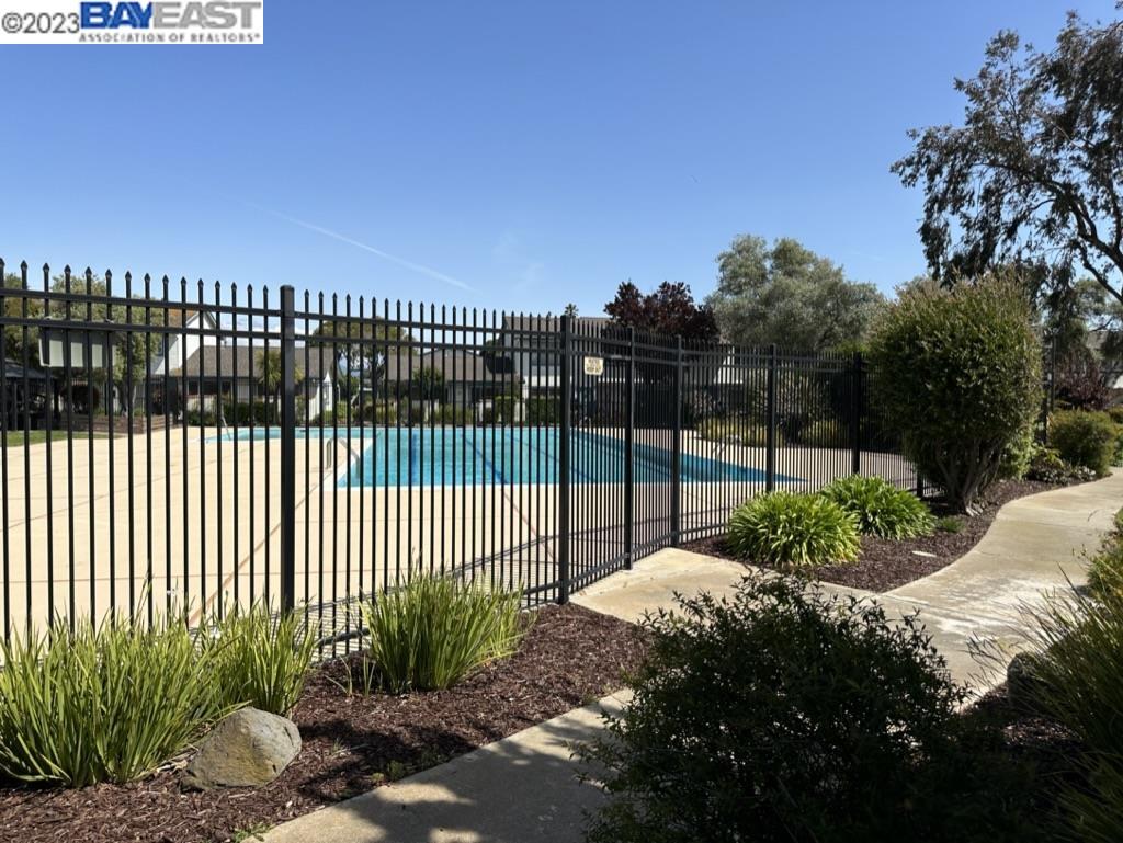Photo #4: 41026844 Listing 