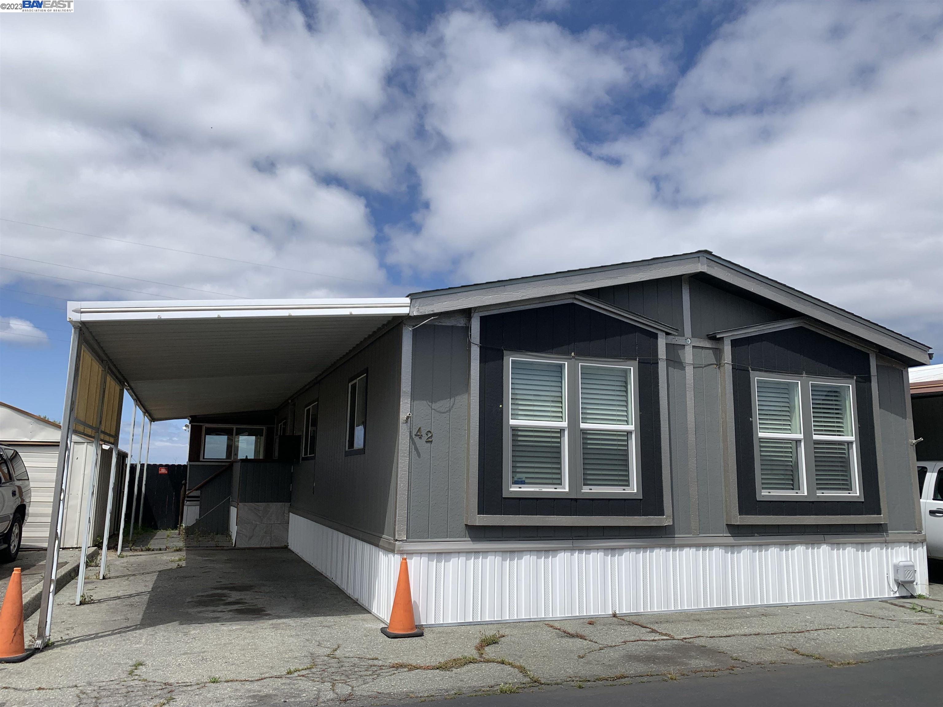 Detail Gallery Image 1 of 1 For 2053 E Bayshore Rd #42,  Redwood City,  CA 94063 - 3 Beds | 2 Baths