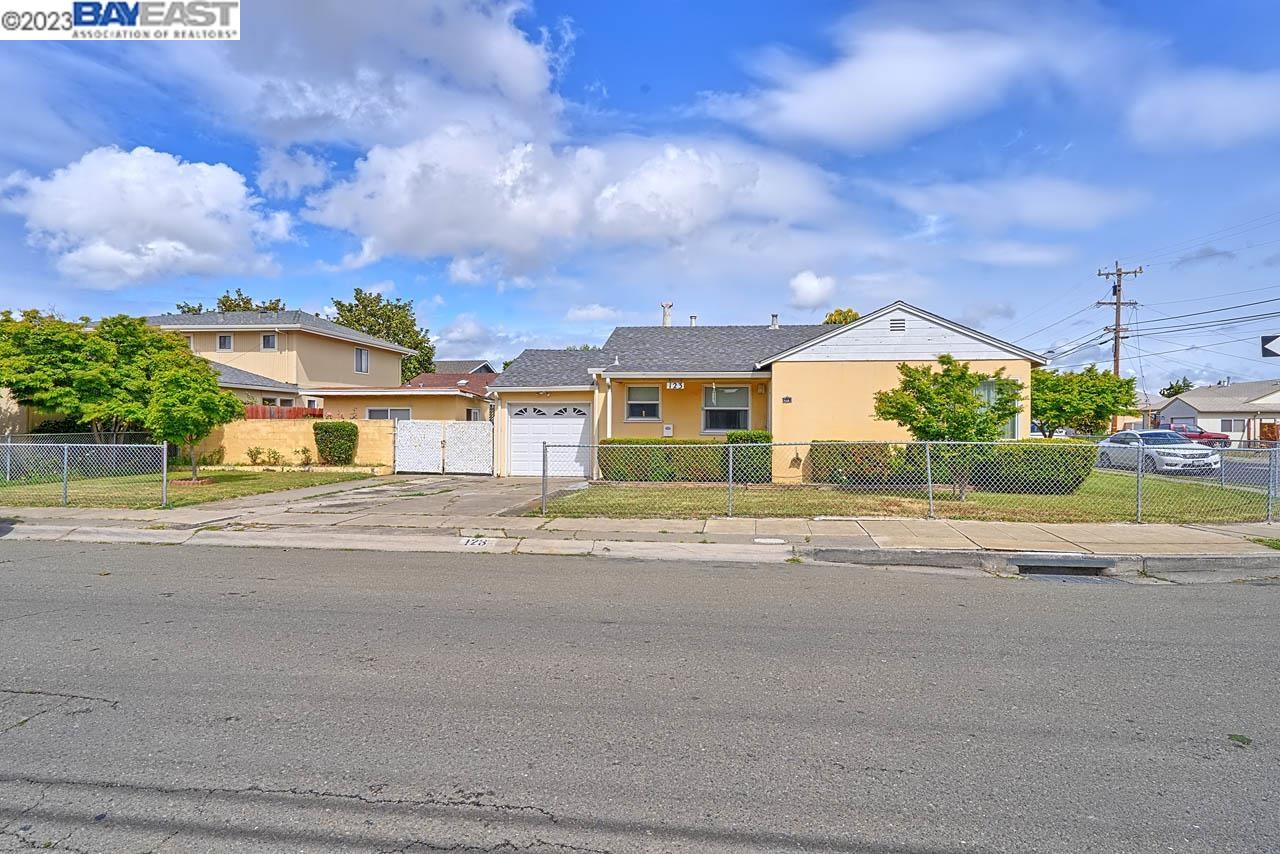 Detail Gallery Image 1 of 1 For 123 Fagundes St, Hayward,  CA 94544 - 3 Beds | 1 Baths