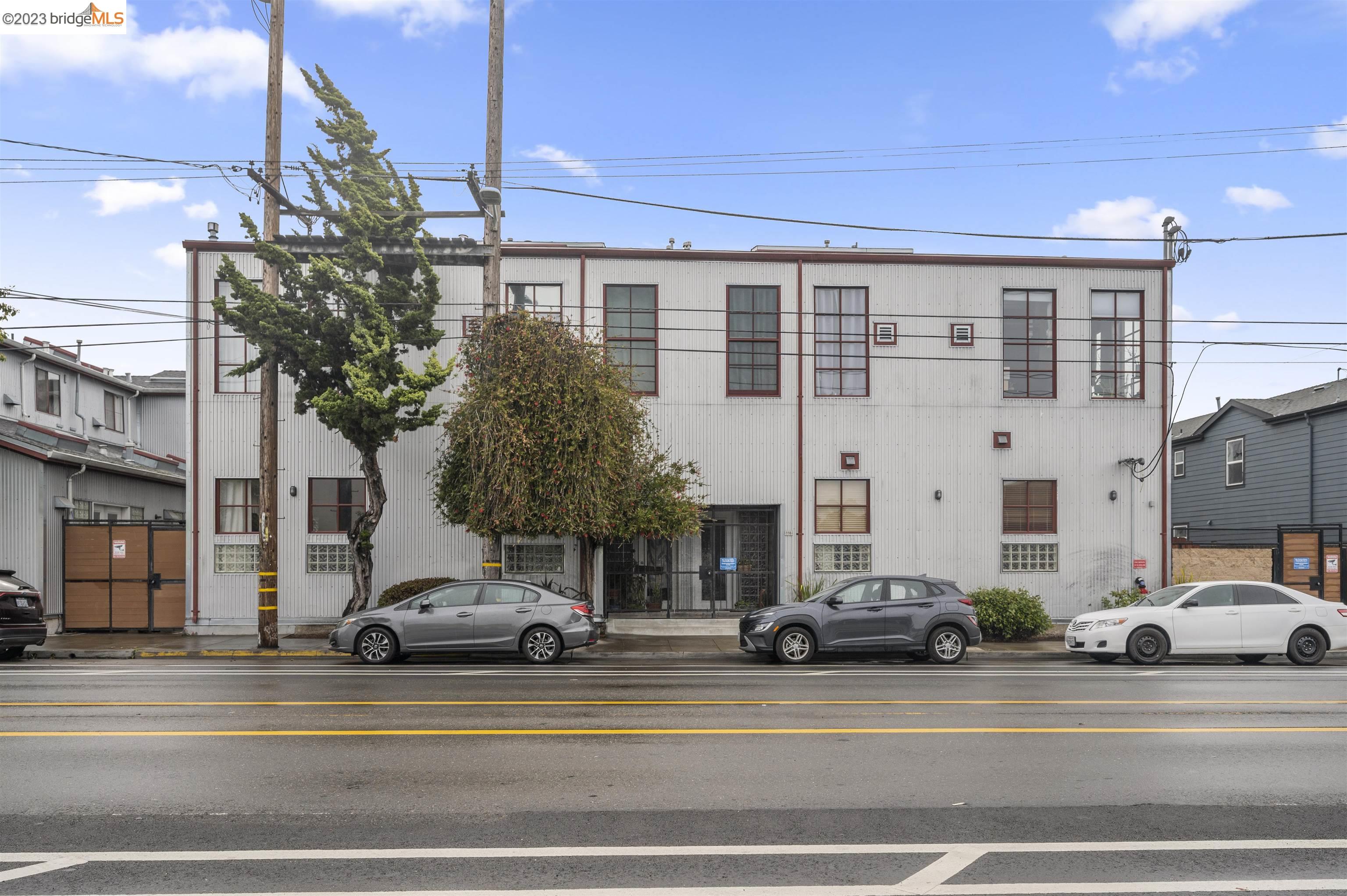 Detail Gallery Image 2 of 43 For 3110 Adeline St #122,  Oakland,  CA 94608 - 1 Beds | 2 Baths