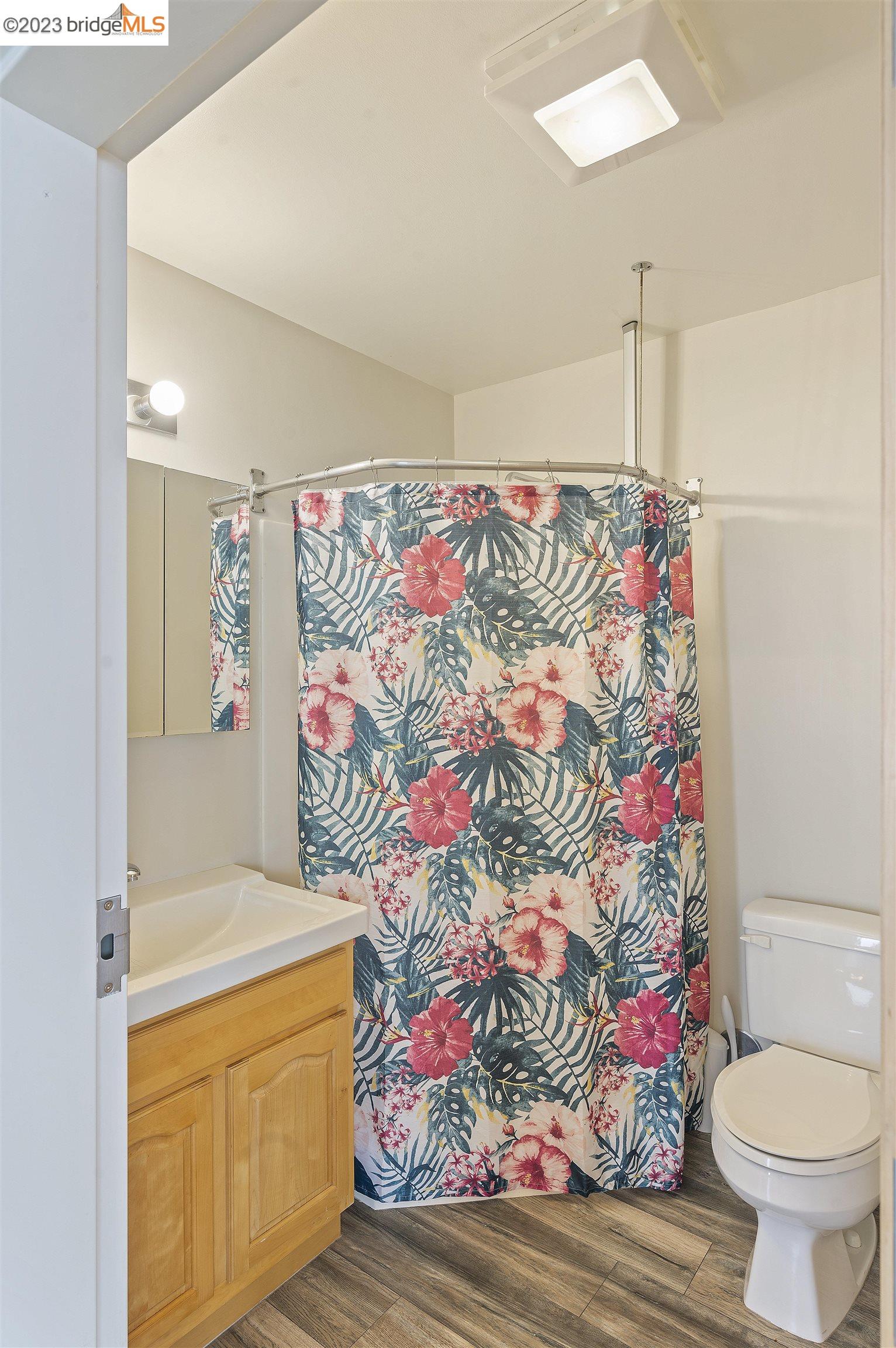 Detail Gallery Image 14 of 43 For 3110 Adeline St #122,  Oakland,  CA 94608 - 1 Beds | 2 Baths