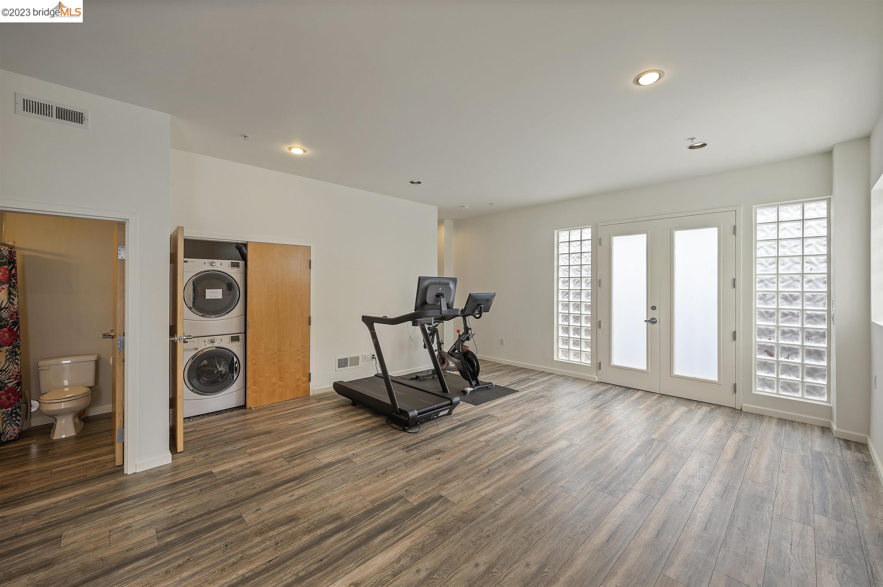 Detail Gallery Image 16 of 43 For 3110 Adeline St #122,  Oakland,  CA 94608 - 1 Beds | 2 Baths