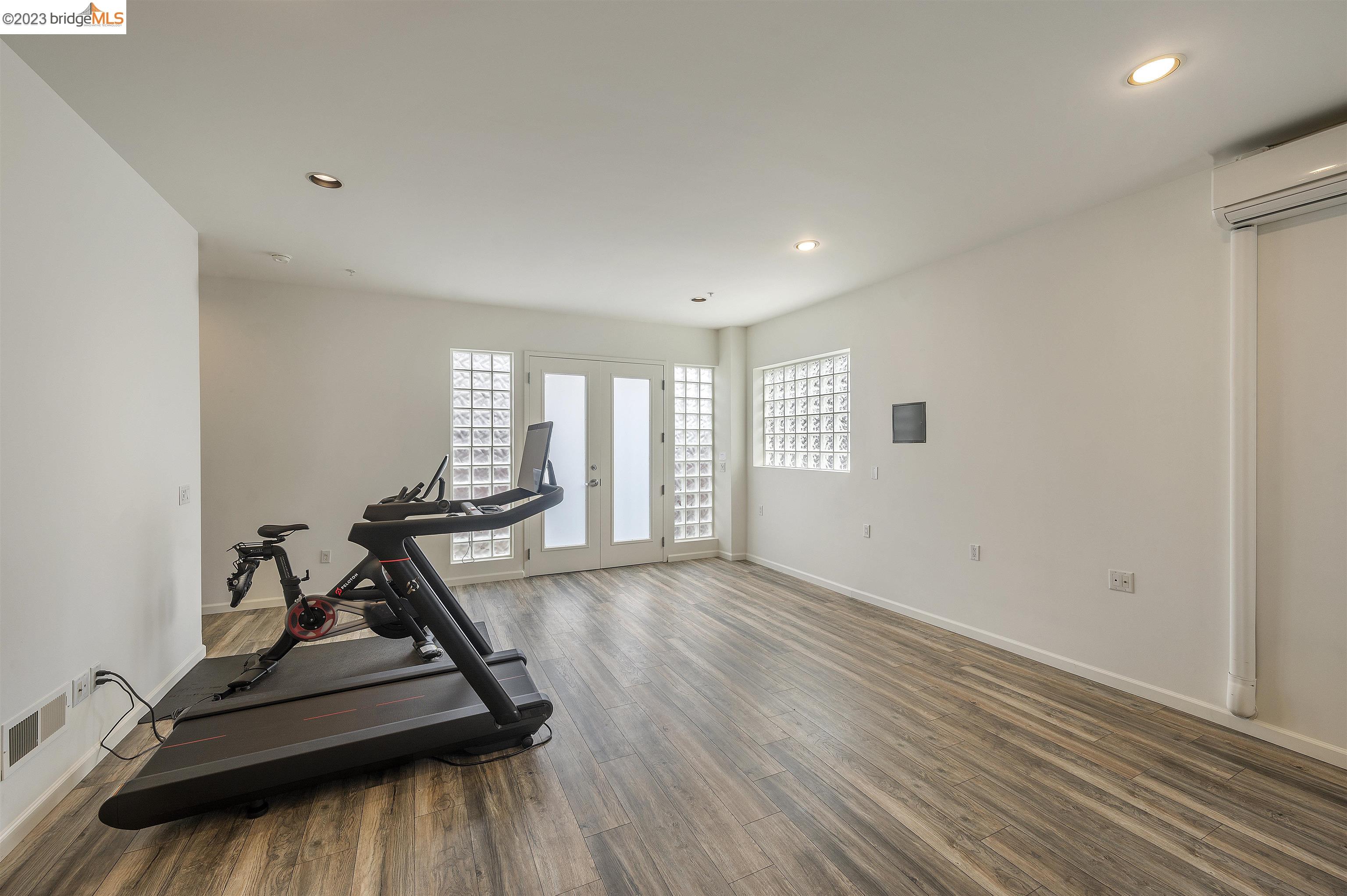 Detail Gallery Image 17 of 43 For 3110 Adeline St #122,  Oakland,  CA 94608 - 1 Beds | 2 Baths
