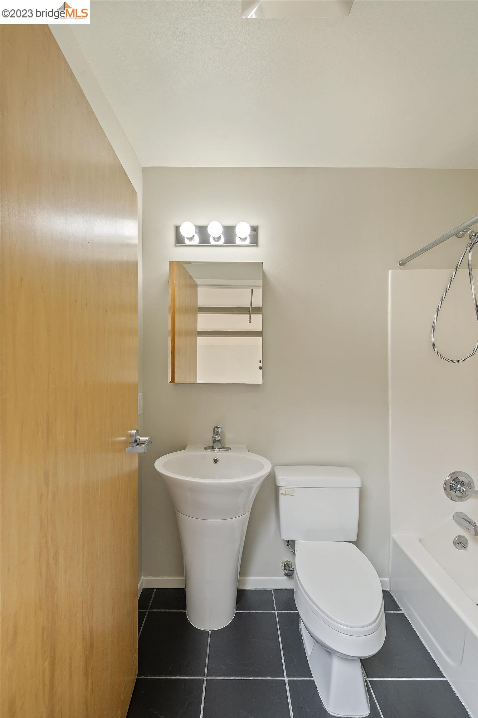 Detail Gallery Image 33 of 43 For 3110 Adeline St #122,  Oakland,  CA 94608 - 1 Beds | 2 Baths