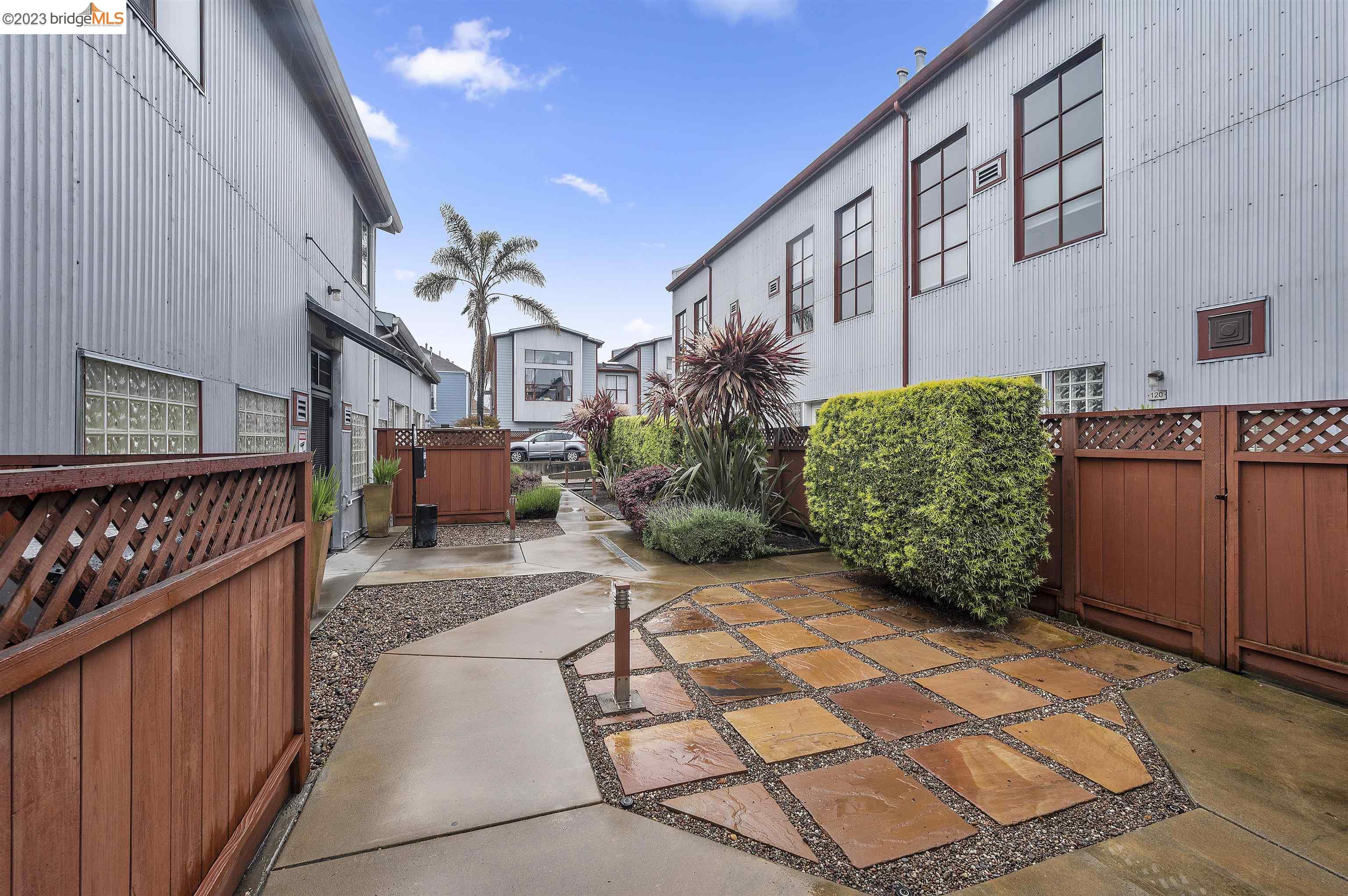 Detail Gallery Image 35 of 43 For 3110 Adeline St #122,  Oakland,  CA 94608 - 1 Beds | 2 Baths