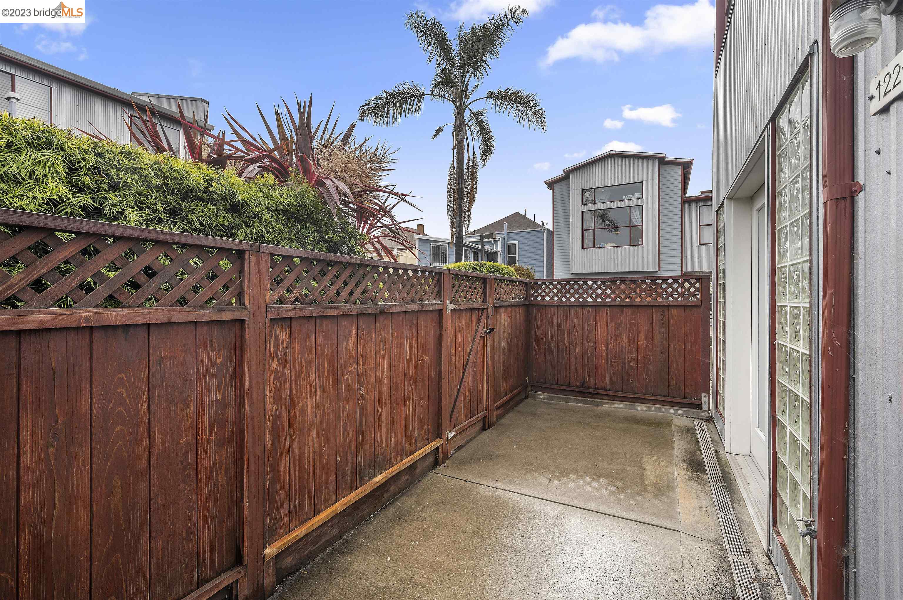 Detail Gallery Image 7 of 43 For 3110 Adeline St #122,  Oakland,  CA 94608 - 1 Beds | 2 Baths