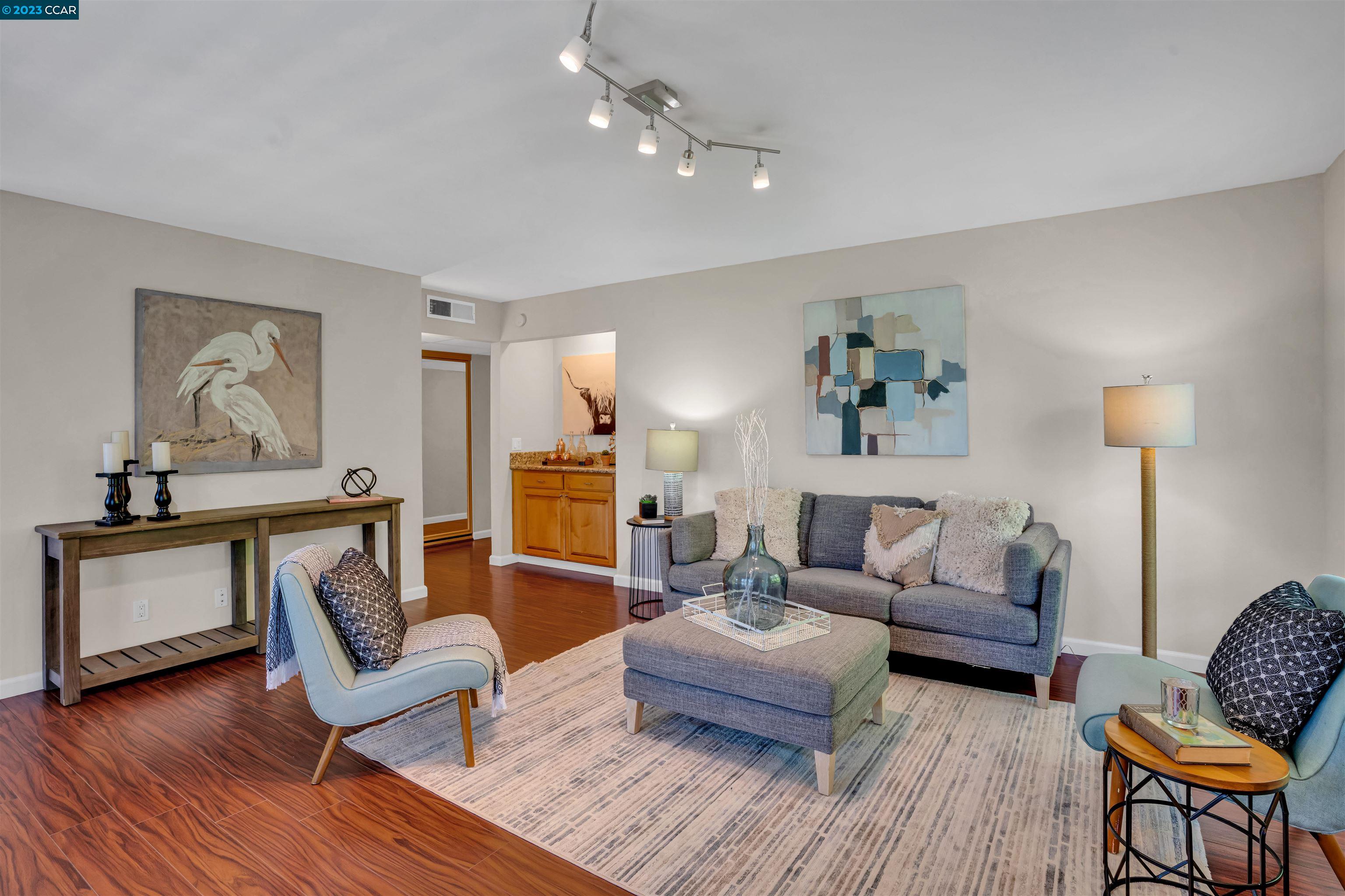 Detail Gallery Image 1 of 1 For 310 N Civic Dr #414,  Walnut Creek,  CA 94596 - 1 Beds | 1 Baths