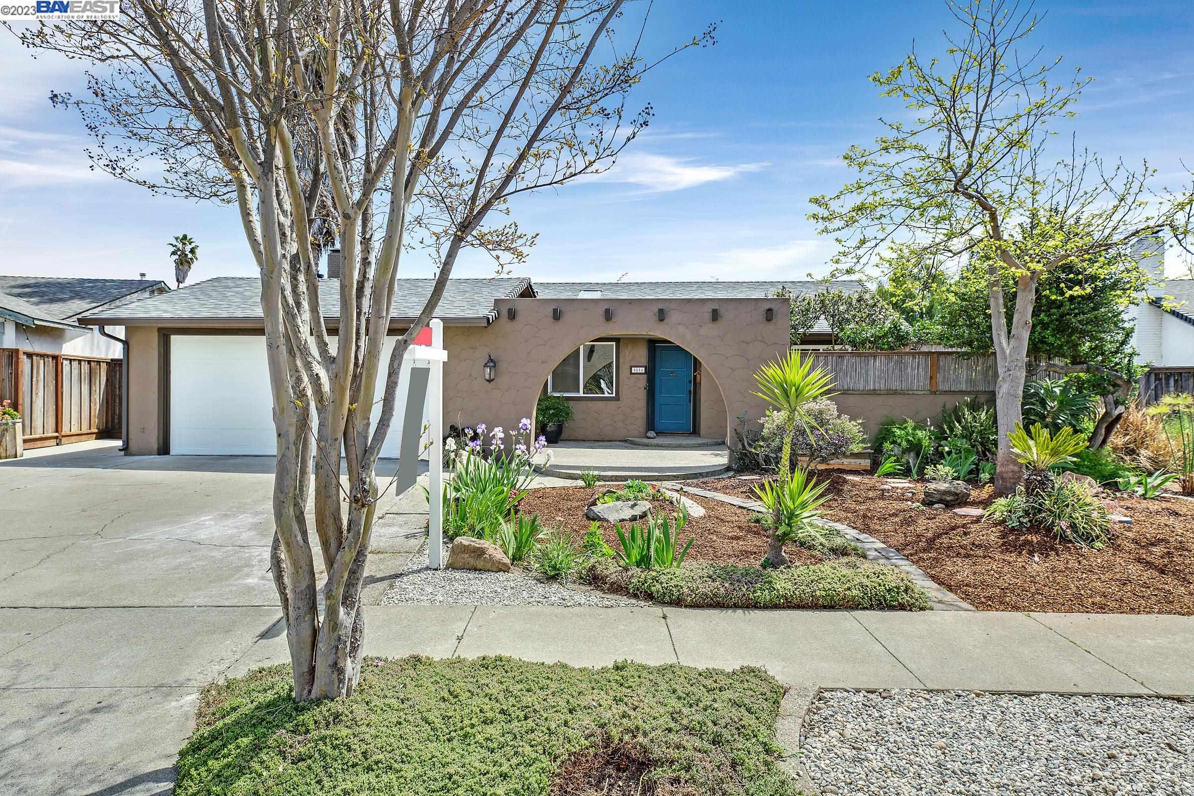 Detail Gallery Image 1 of 1 For 5854 Bellflower Dr, Newark,  CA 94560 - 3 Beds | 2 Baths