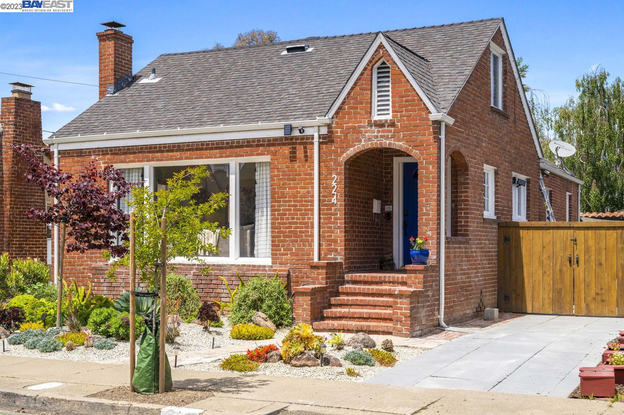 Detail Gallery Image 1 of 1 For 224 Belleview Dr, San Leandro,  CA 94577 - 3 Beds | 2 Baths