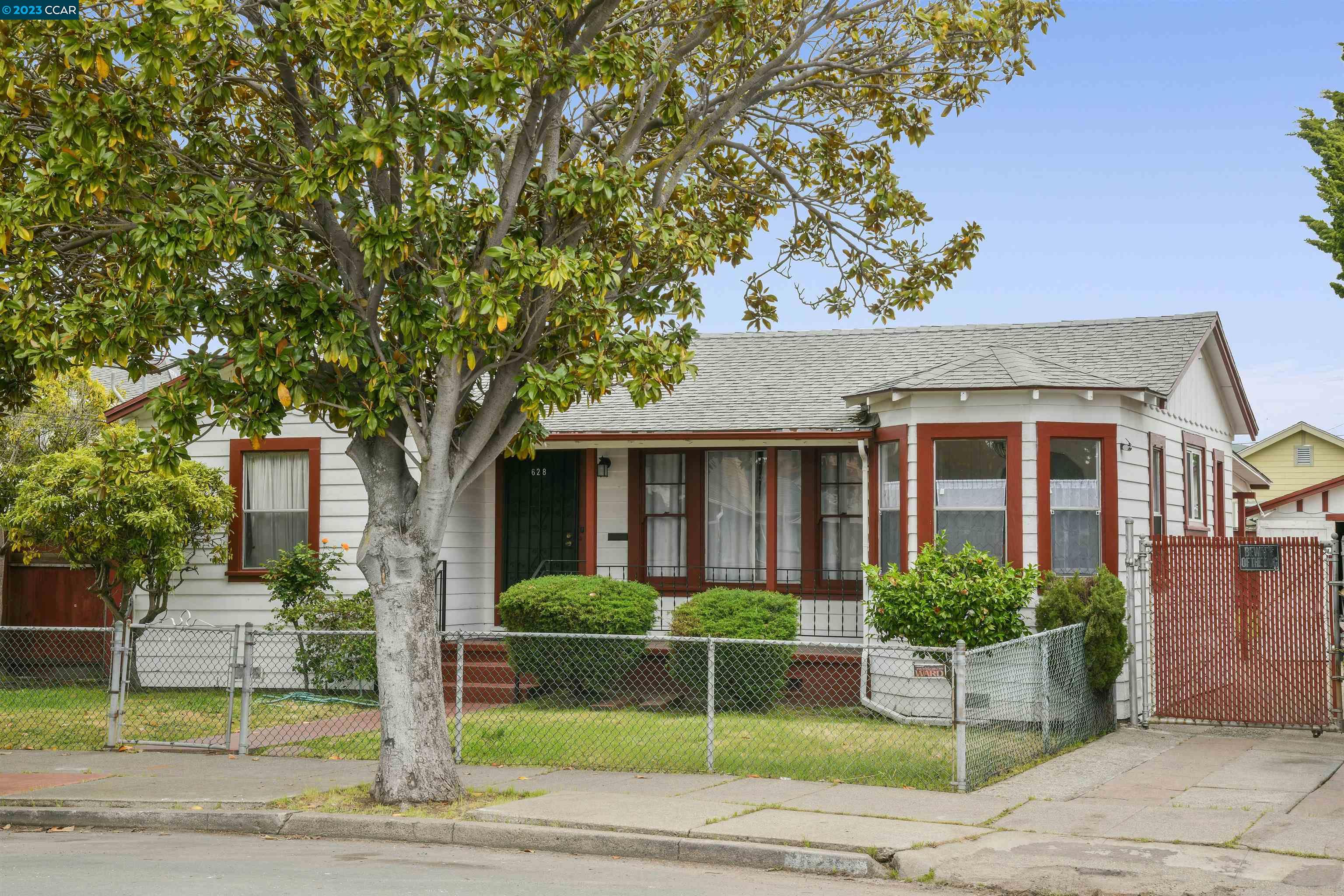 Detail Gallery Image 1 of 1 For 628 19th St, Richmond,  CA 94801 - 2 Beds | 1 Baths