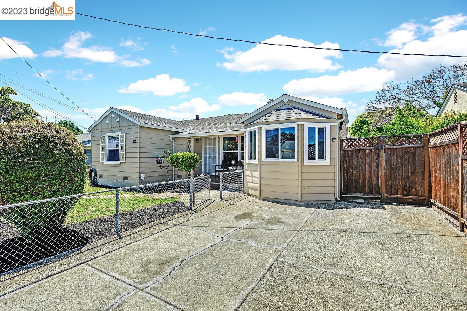 Detail Gallery Image 1 of 1 For 15069 Endicott St, San Leandro,  CA 94579 - 4 Beds | 3 Baths