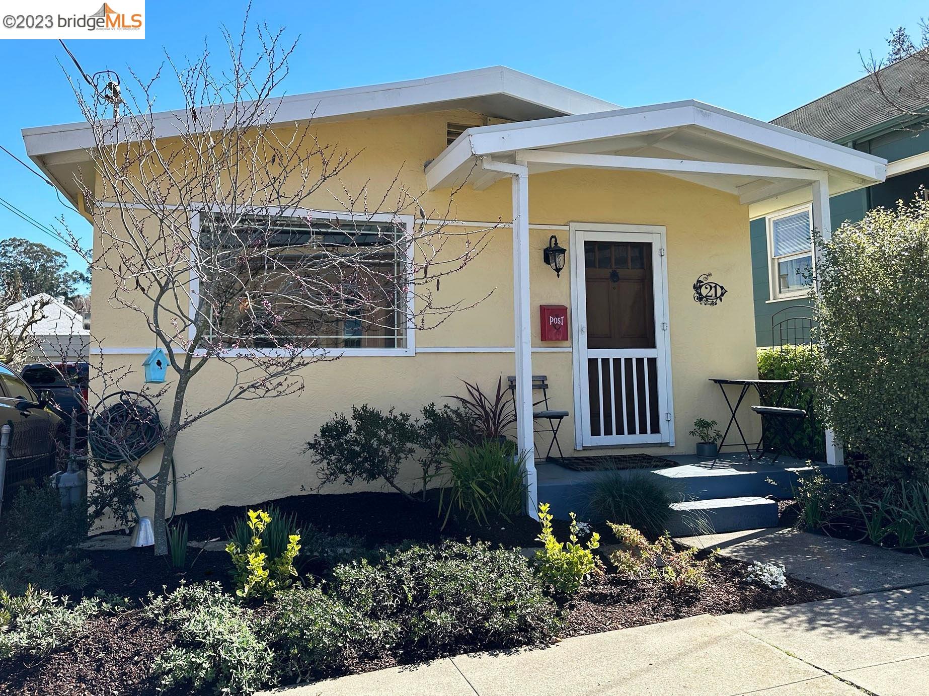 Detail Gallery Image 1 of 1 For 21 Oregon St, Richmond,  CA 94801 - 2 Beds | 1 Baths