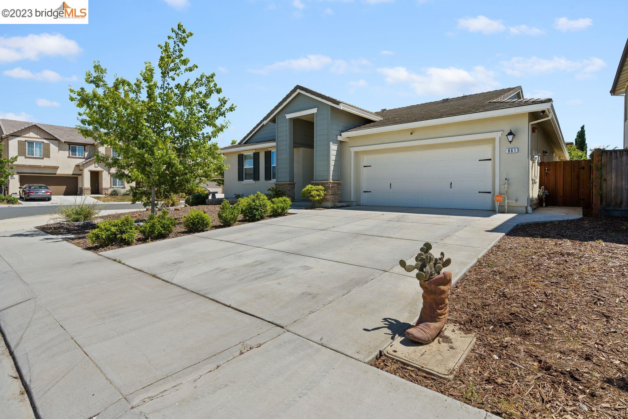 Detail Gallery Image 1 of 1 For 861 Bluestone Dr, Oakley,  CA 94561 - 4 Beds | 3 Baths