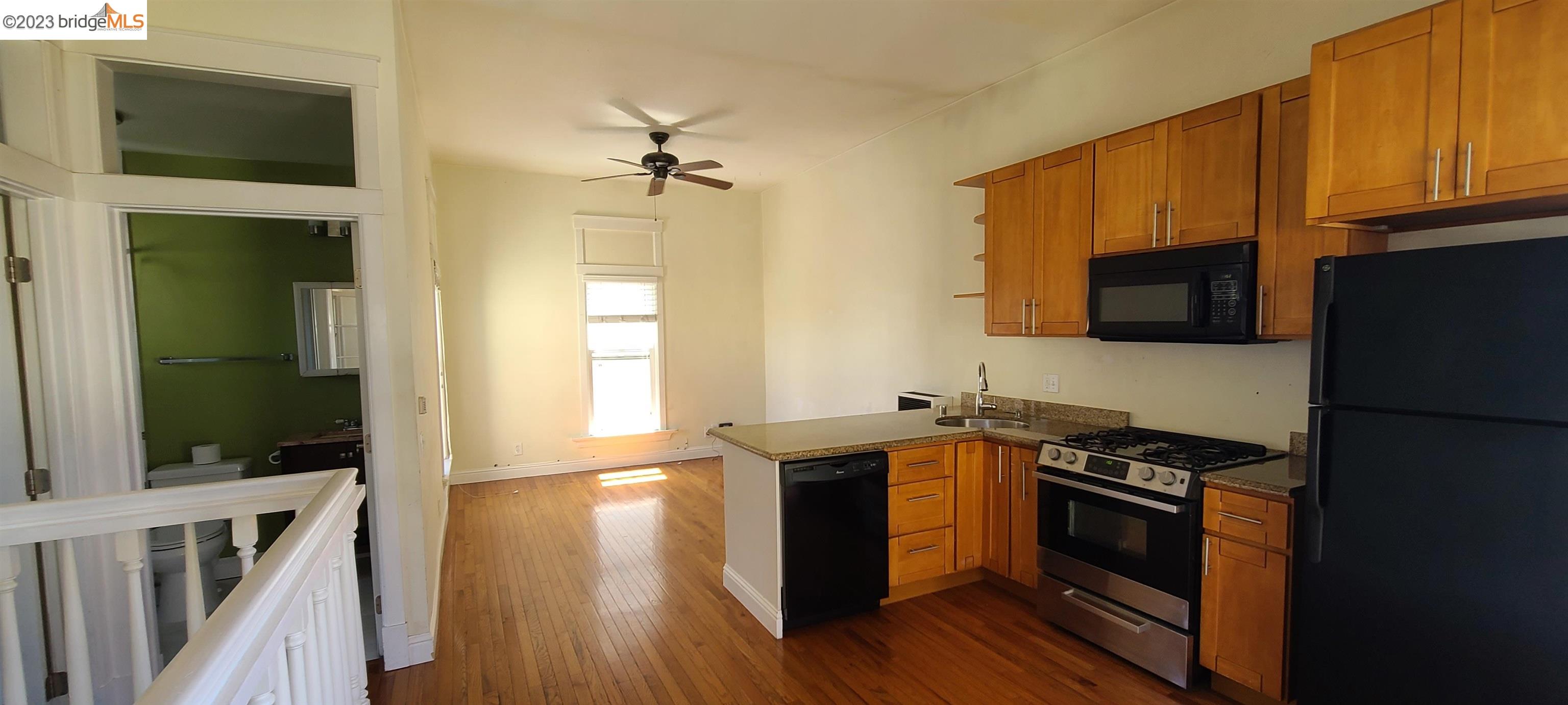 Detail Gallery Image 4 of 50 For 2825 Market St, Oakland,  CA 94608 - – Beds | – Baths