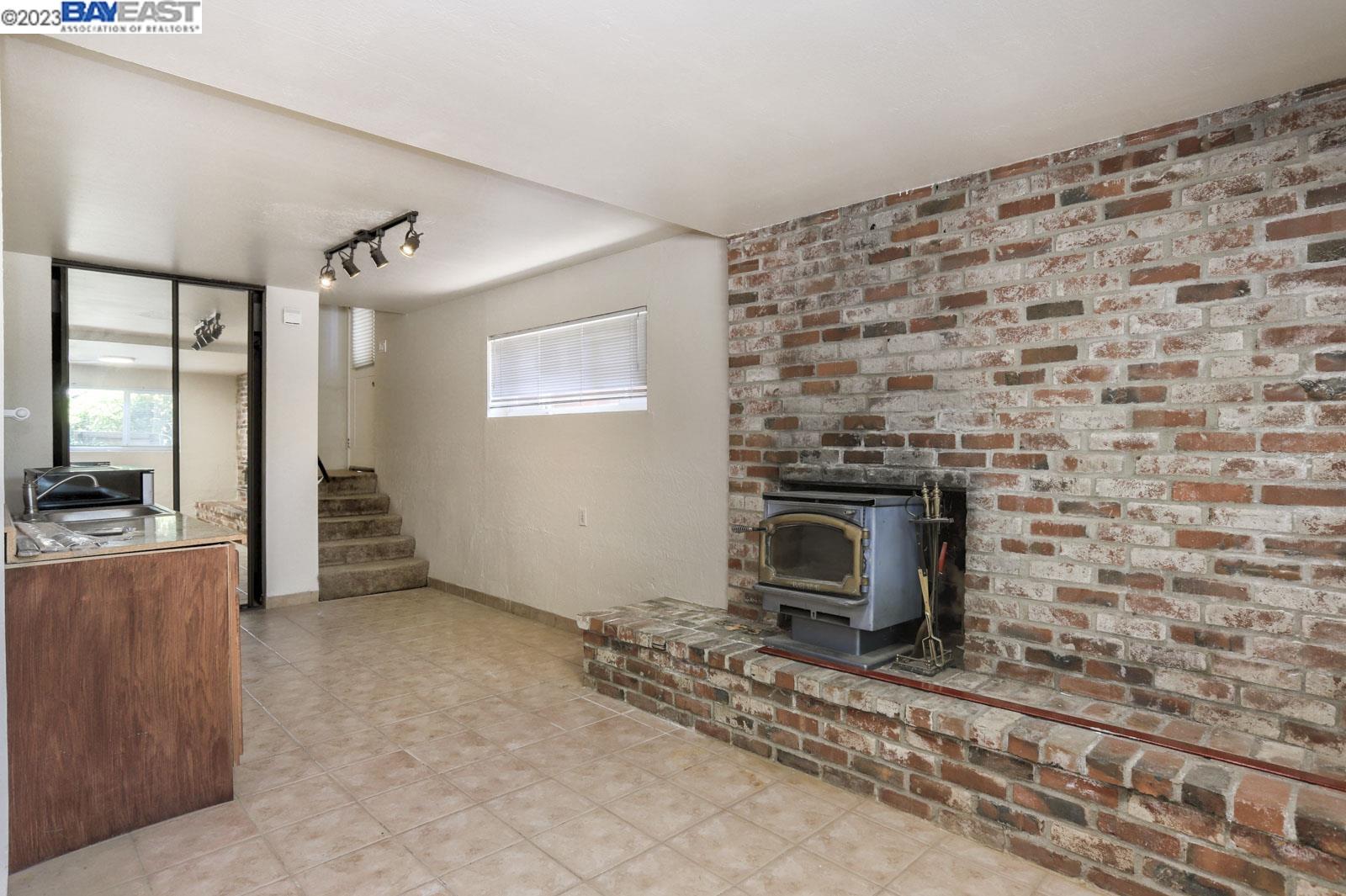 For Sale 3464 Northwood Dr, Castro Valley, CA 94546 3 Beds / 2 Full