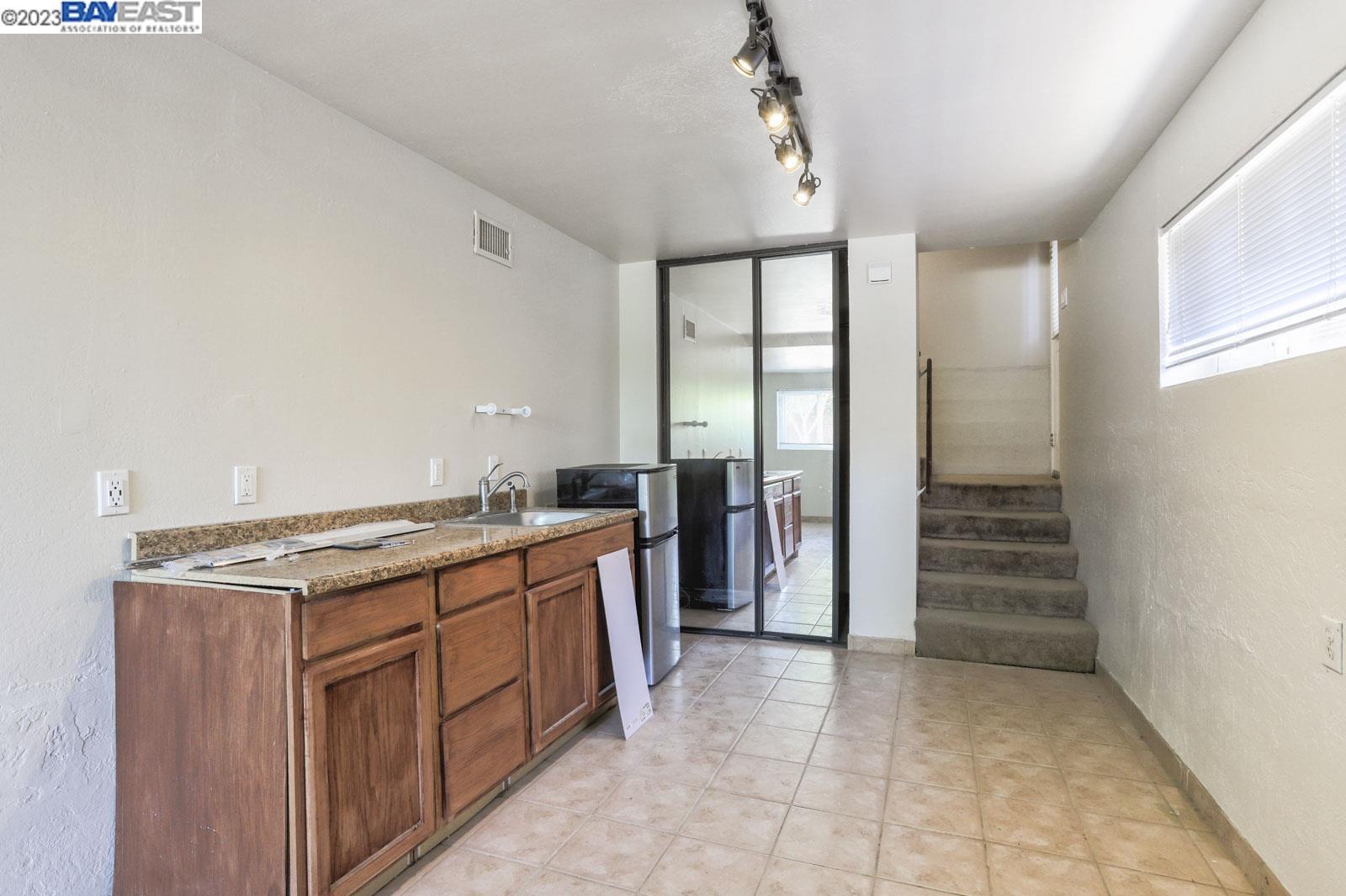 For Sale 3464 Northwood Dr, Castro Valley, CA 94546 3 Beds / 2 Full