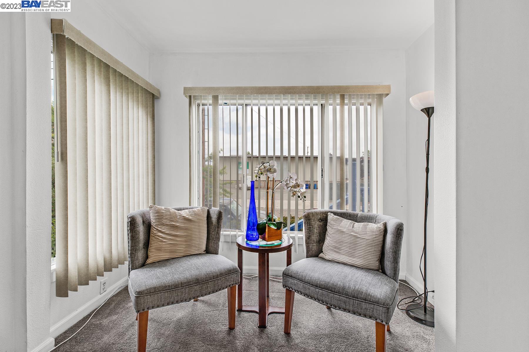 Detail Gallery Image 5 of 41 For 1164 Ocean Ave, Oakland,  CA 94608 - 4 Beds | 3 Baths
