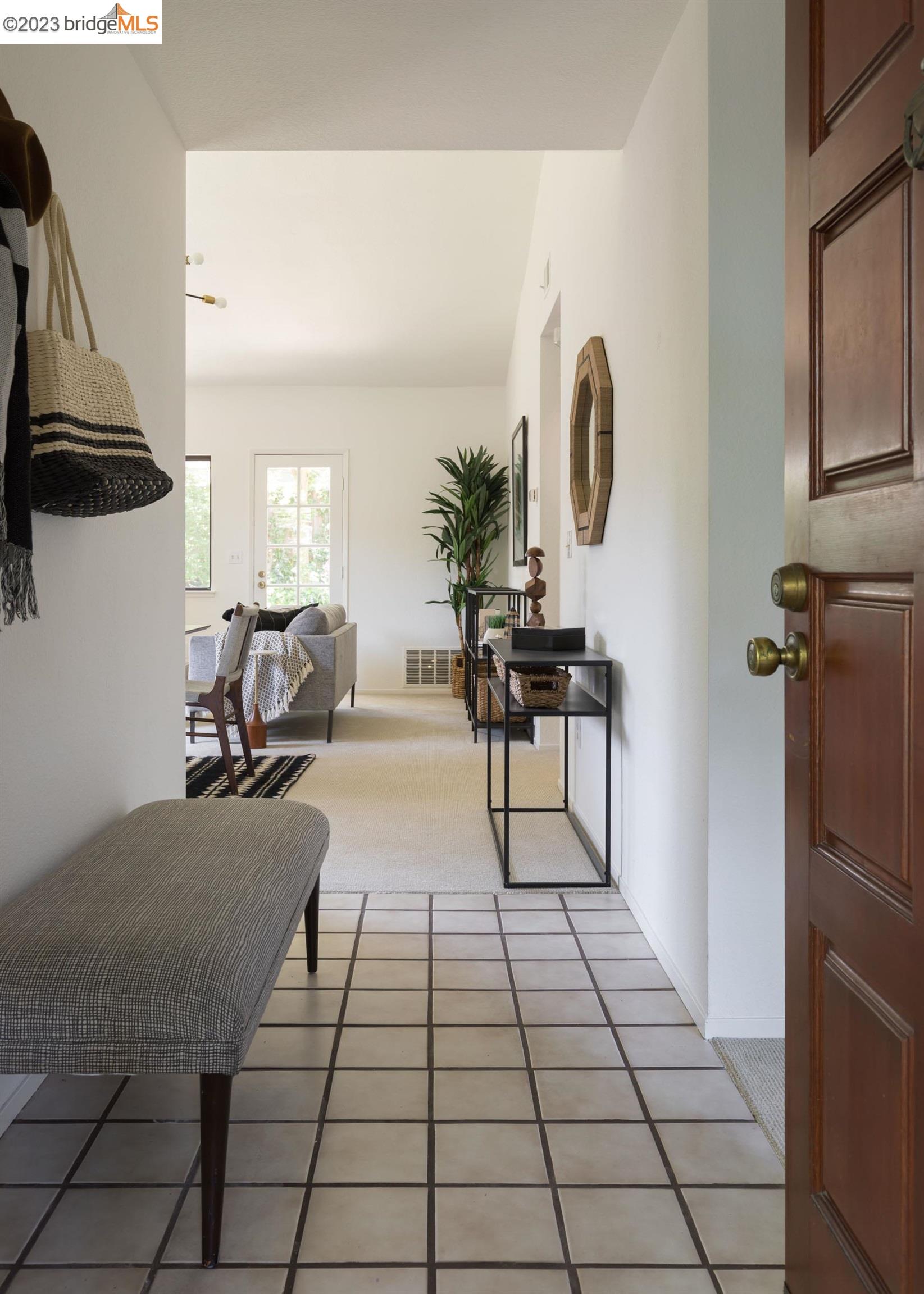 Photo #2: 41028478 Listing 