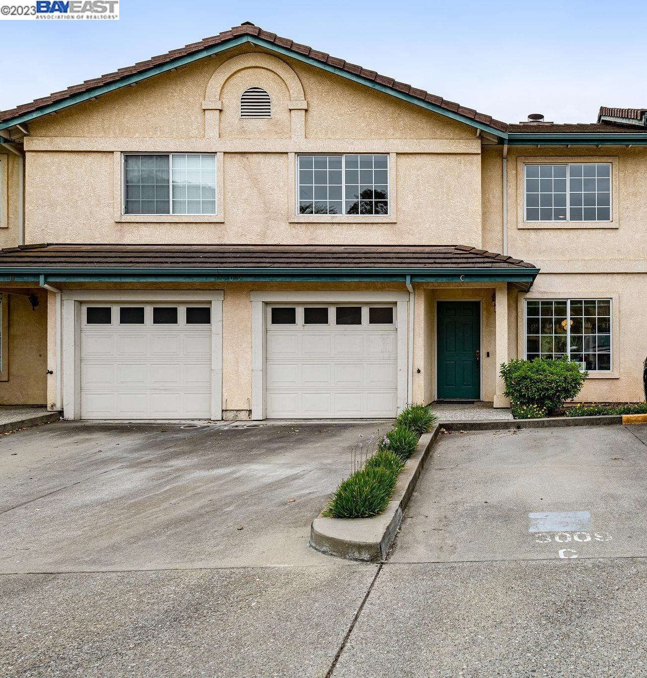 Detail Gallery Image 1 of 1 For 3009 Grove Way #C11,  Castro Valley,  CA 94546 - 2 Beds | 2/1 Baths