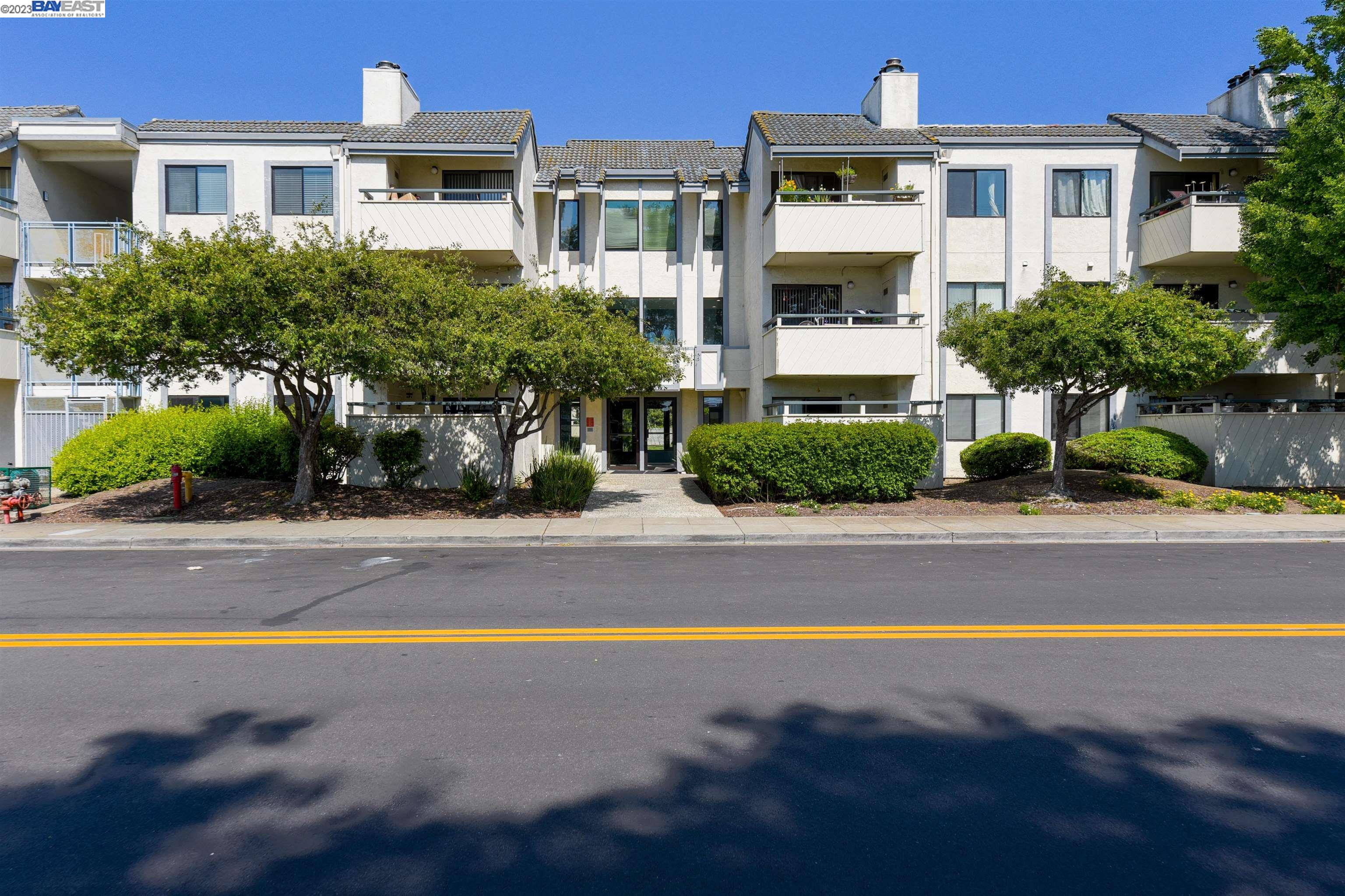Detail Gallery Image 1 of 1 For 26088 Kay Ave #215,  Hayward,  CA 94545 - 2 Beds | 1 Baths