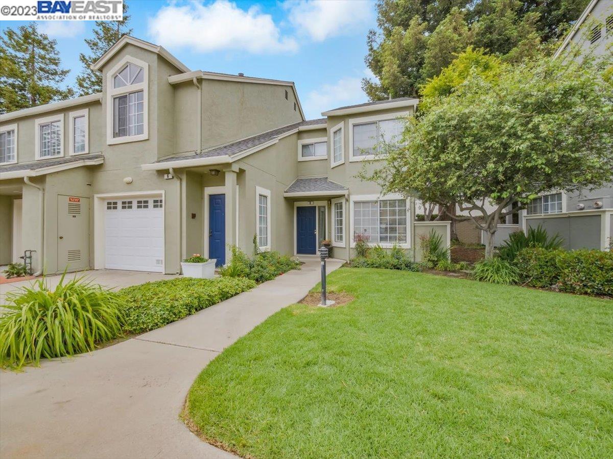 Detail Gallery Image 1 of 1 For 8 Crystal Gate Cmns, Hayward,  CA 94544 - 3 Beds | 2/1 Baths
