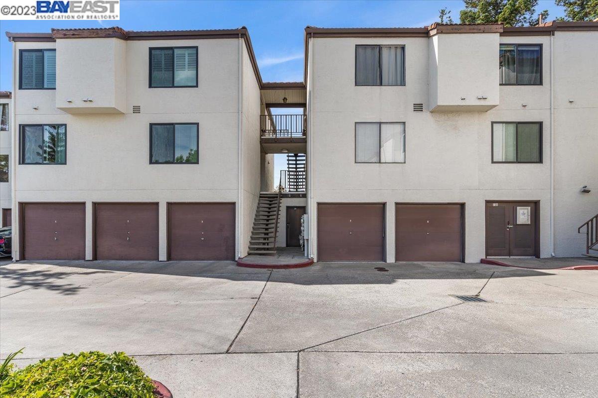 Detail Gallery Image 1 of 1 For 21109 Gary Dr #115,  Hayward,  CA 94546 - 2 Beds | 2 Baths