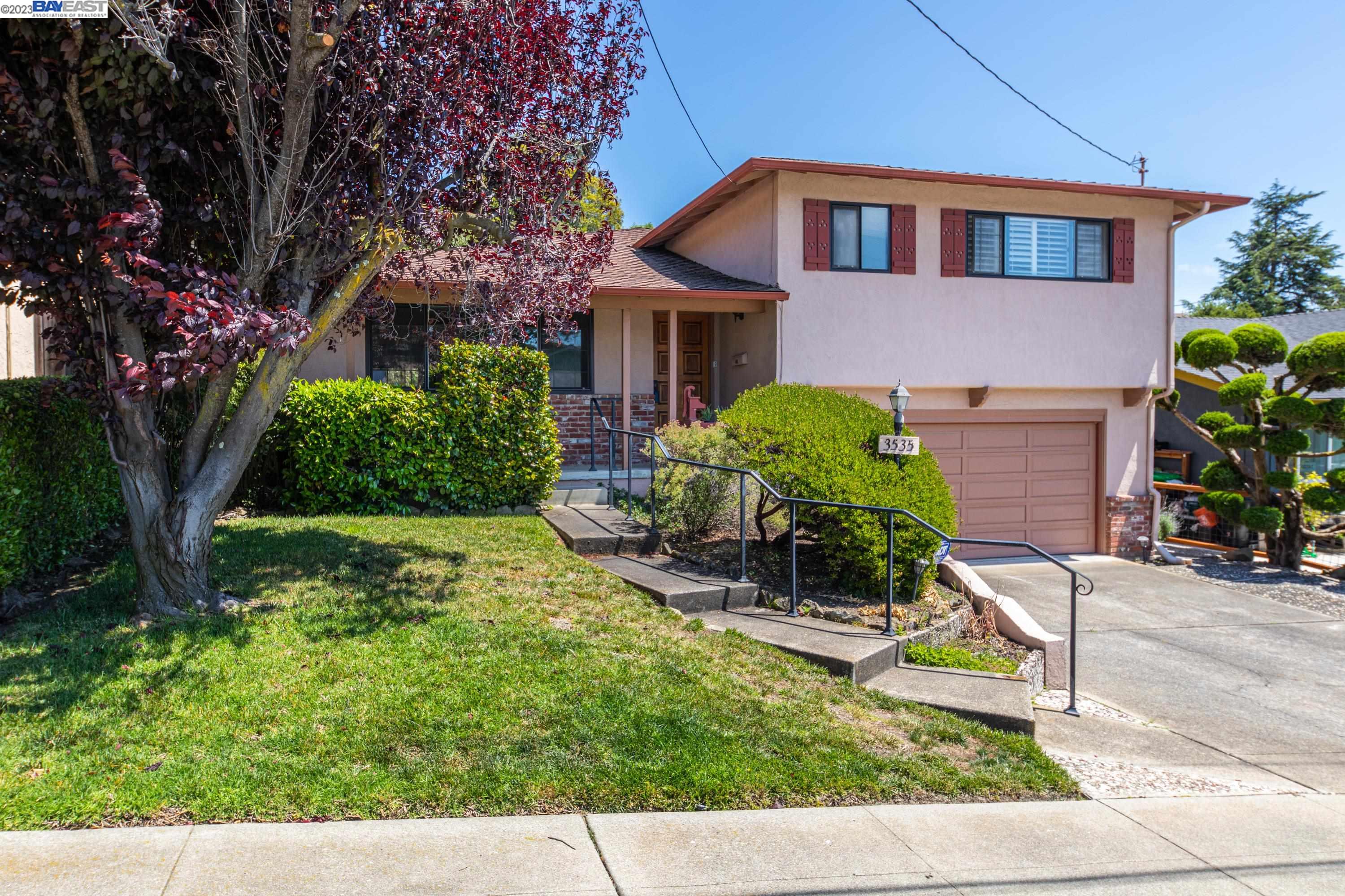 Detail Gallery Image 1 of 1 For 3535 Remco Street, Castro Valley,  CA 94546 - 4 Beds | 2/1 Baths