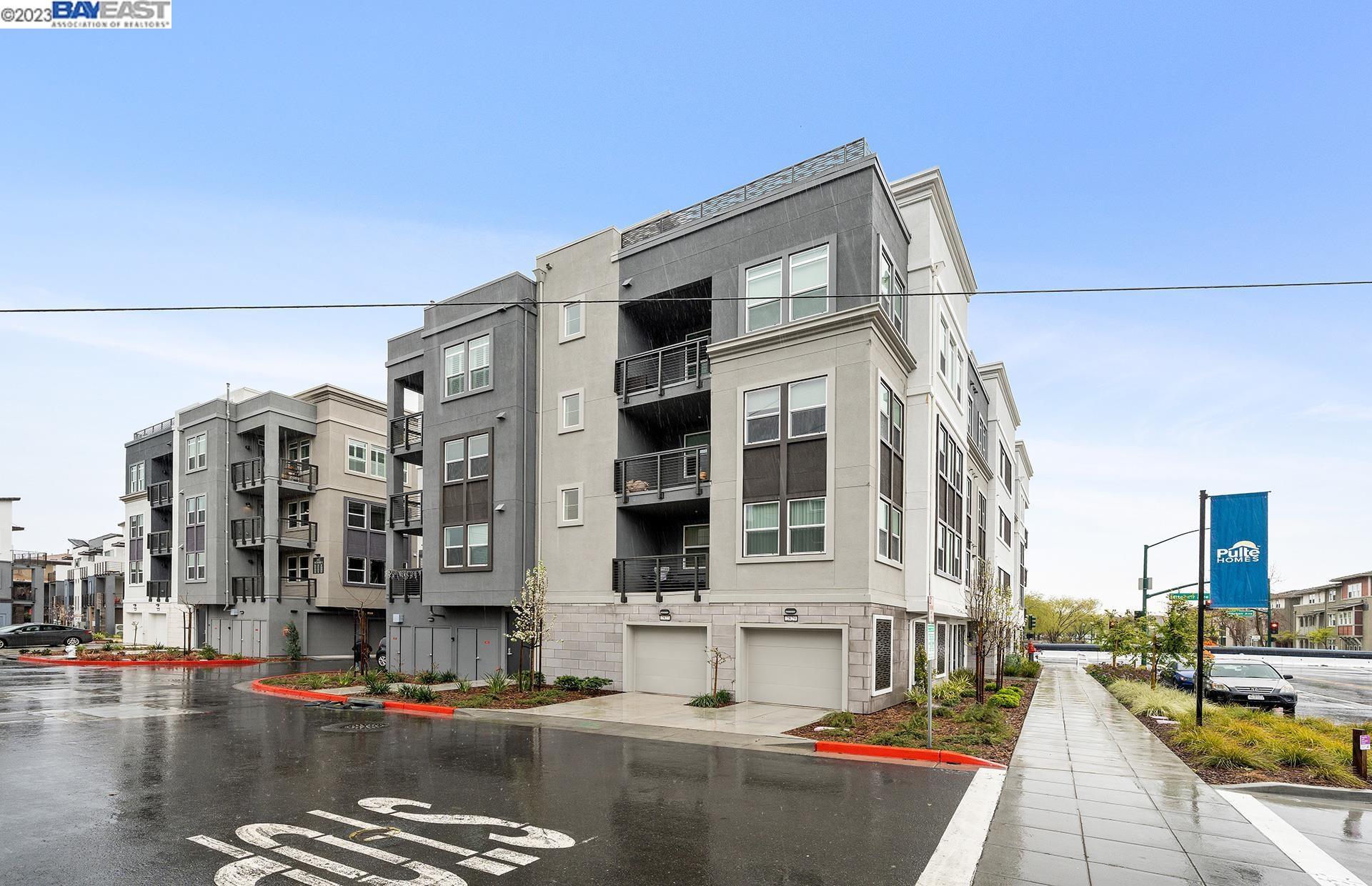 Detail Gallery Image 1 of 1 For 2809 Fifth Street, Alameda,  CA 94501 - 2 Beds | 2 Baths