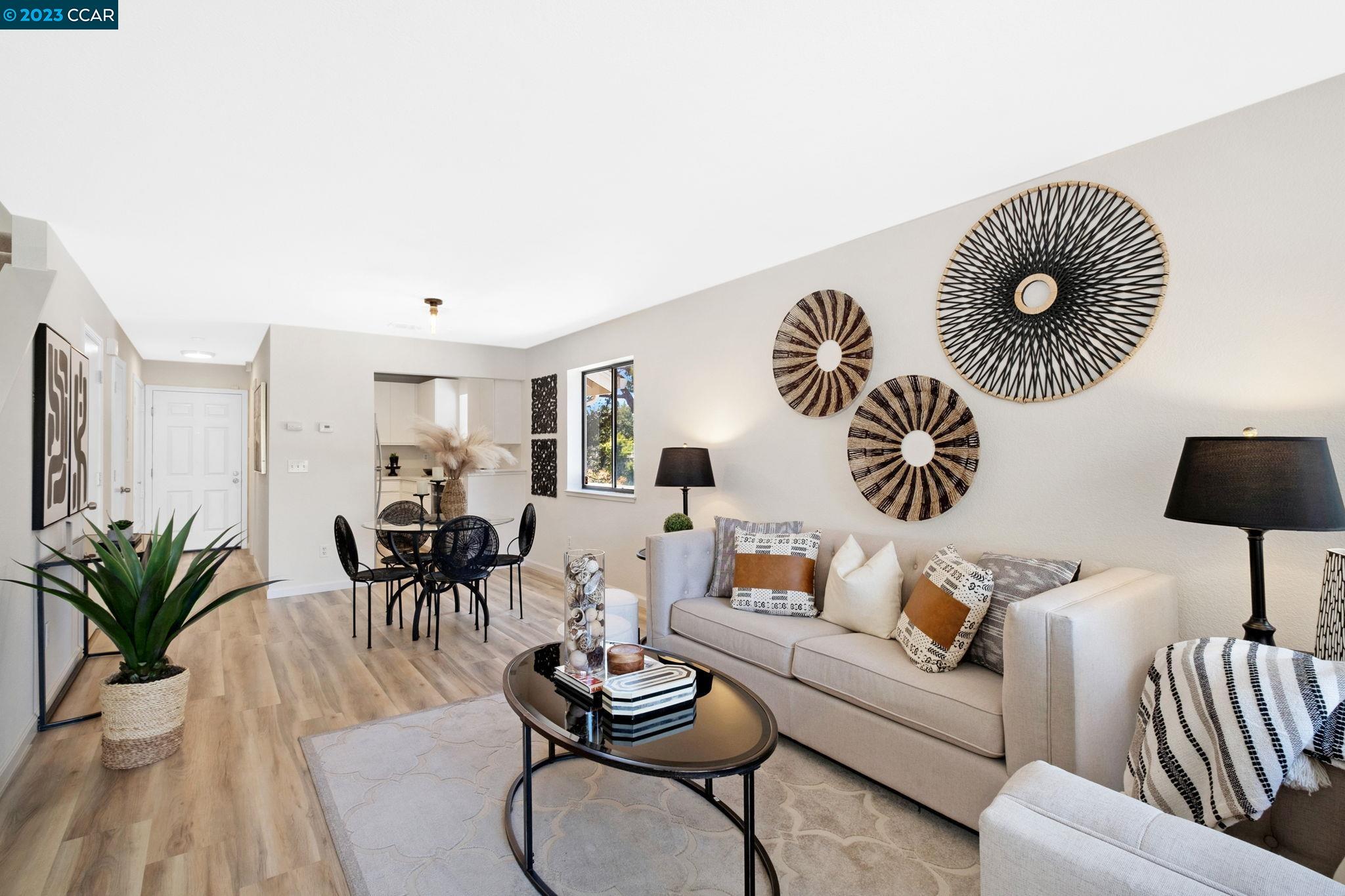 Photo #2: 41029047 Listing 