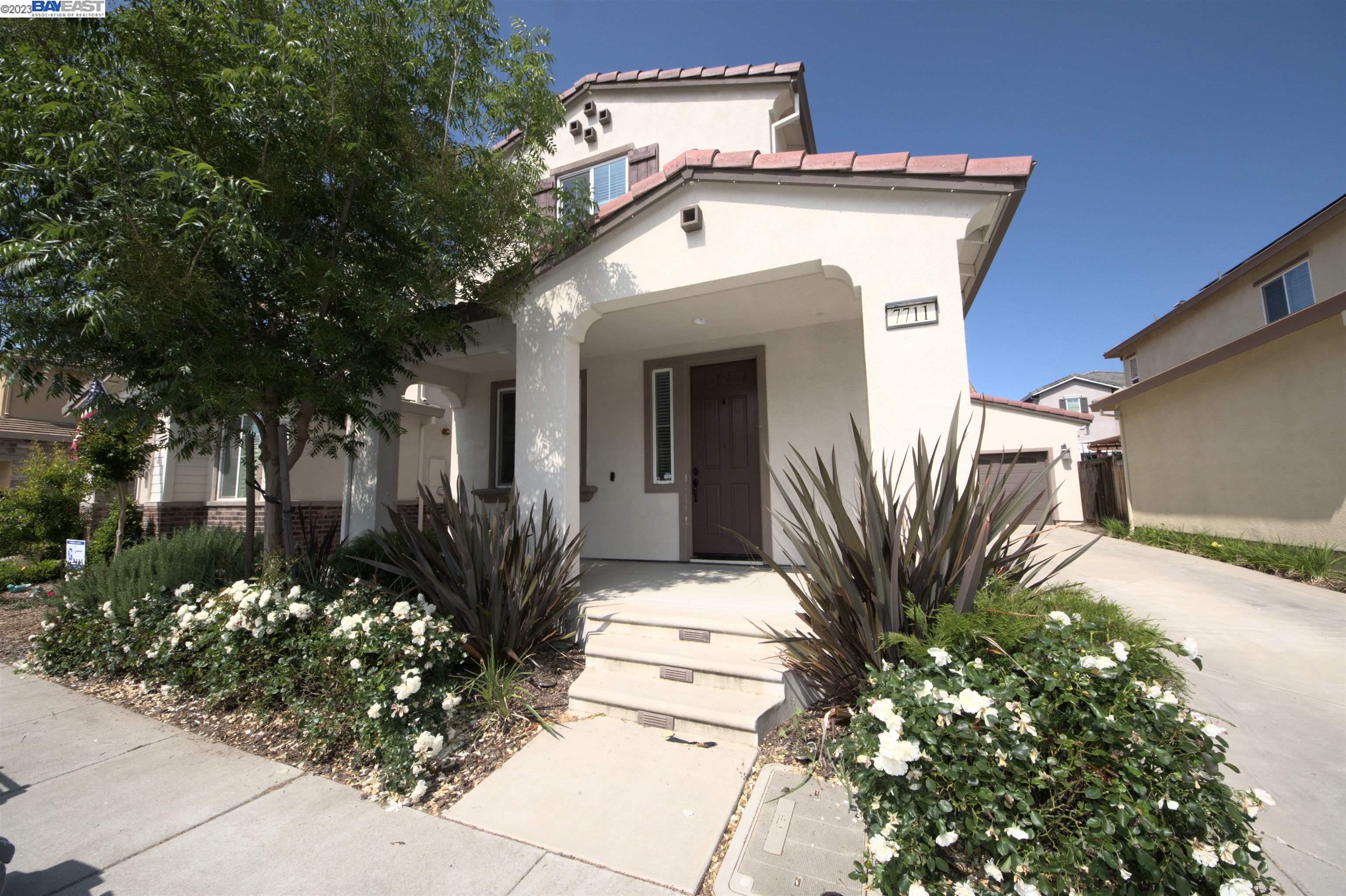 Detail Gallery Image 1 of 1 For 7711 Curry Dr, Gilroy,  CA 95020 - 3 Beds | 3 Baths