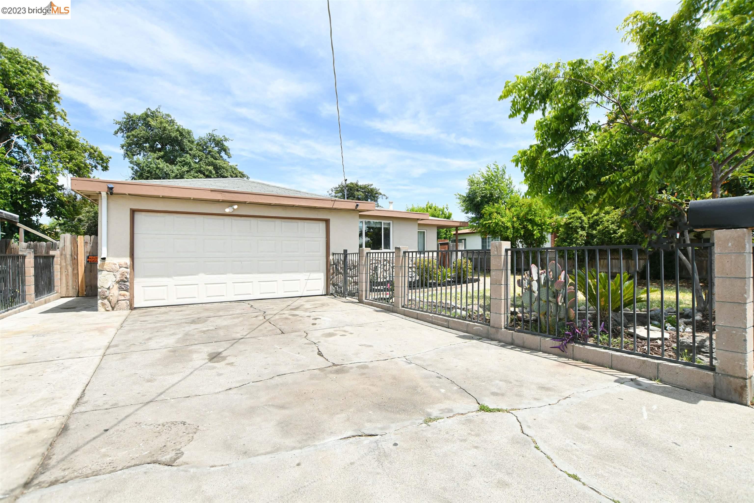 Detail Gallery Image 1 of 1 For 2313 G St, Antioch,  CA 94509 - 3 Beds | 1 Baths