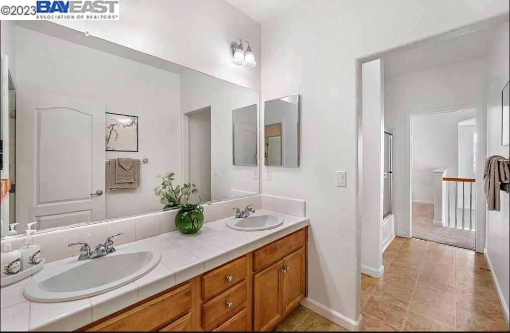 Detail Gallery Image 31 of 51 For 16780 Gold Nugget Trail, Lathrop,  CA 95330 - 5 Beds | 3 Baths