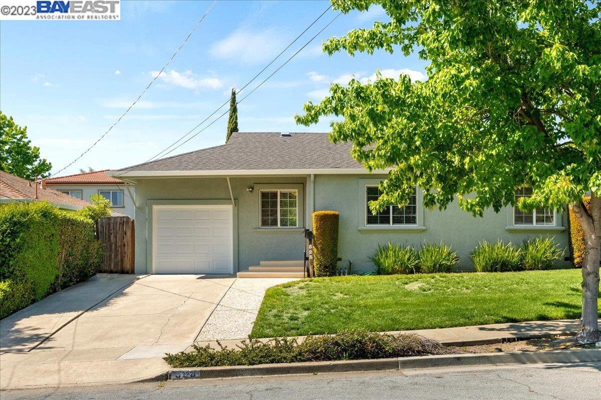 Detail Gallery Image 1 of 1 For 323 De Leon Ave, Fremont,  CA 94539 - 3 Beds | 1 Baths