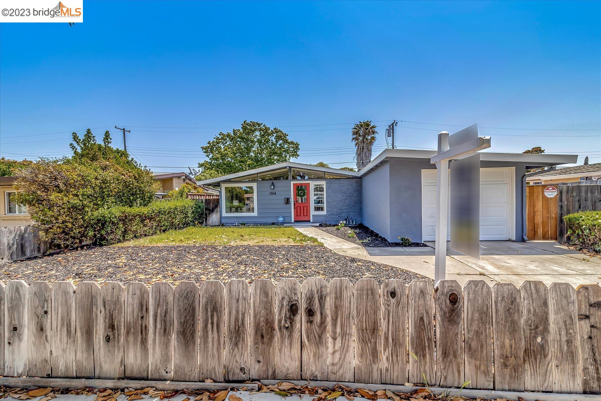 Detail Gallery Image 1 of 1 For 1054 Blazingwood Dr, Sunnyvale,  CA 94089 - 3 Beds | 2 Baths
