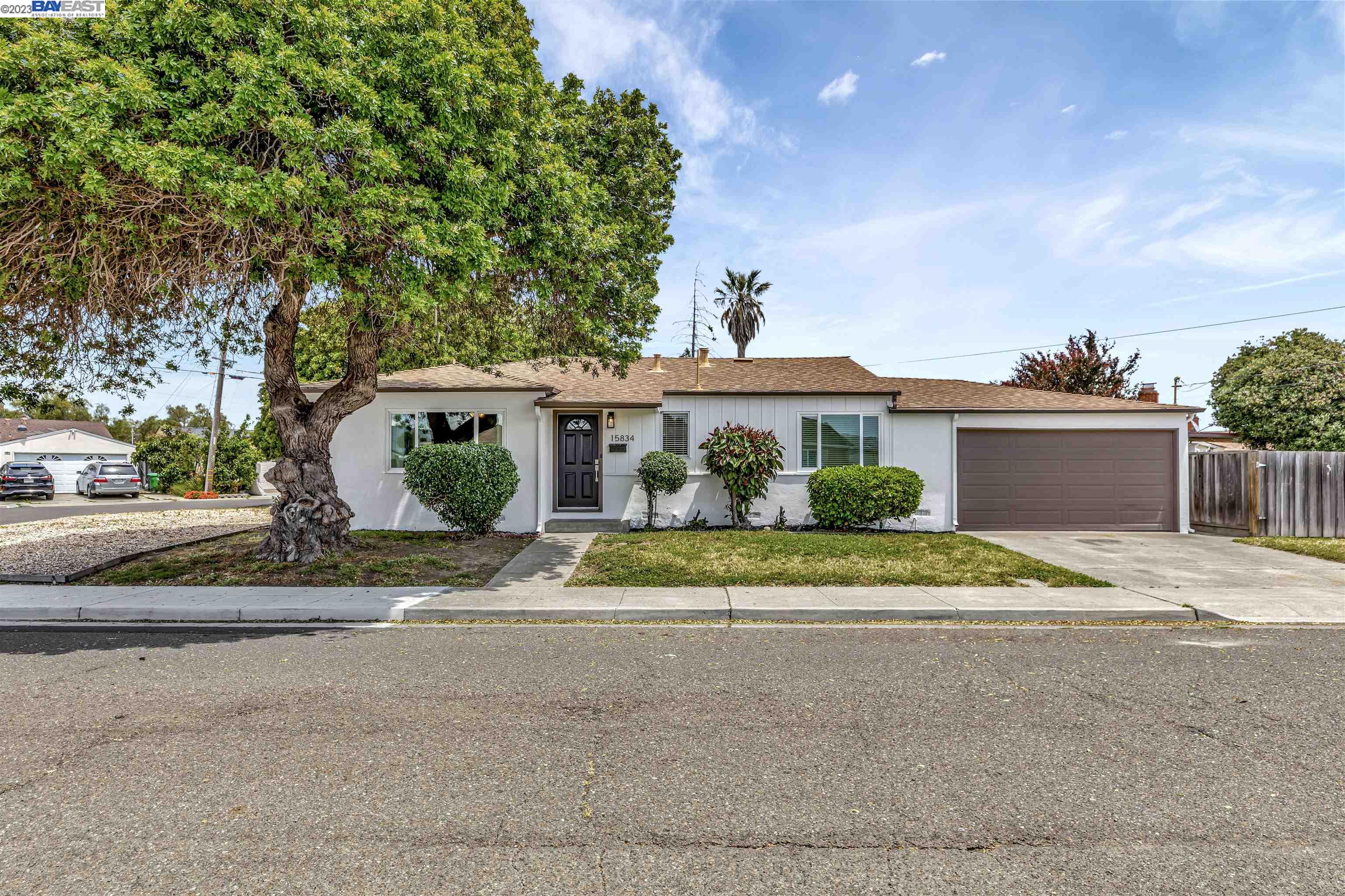 Detail Gallery Image 1 of 1 For 15834 via Hornitos, San Lorenzo,  CA 94580 - 3 Beds | 2 Baths