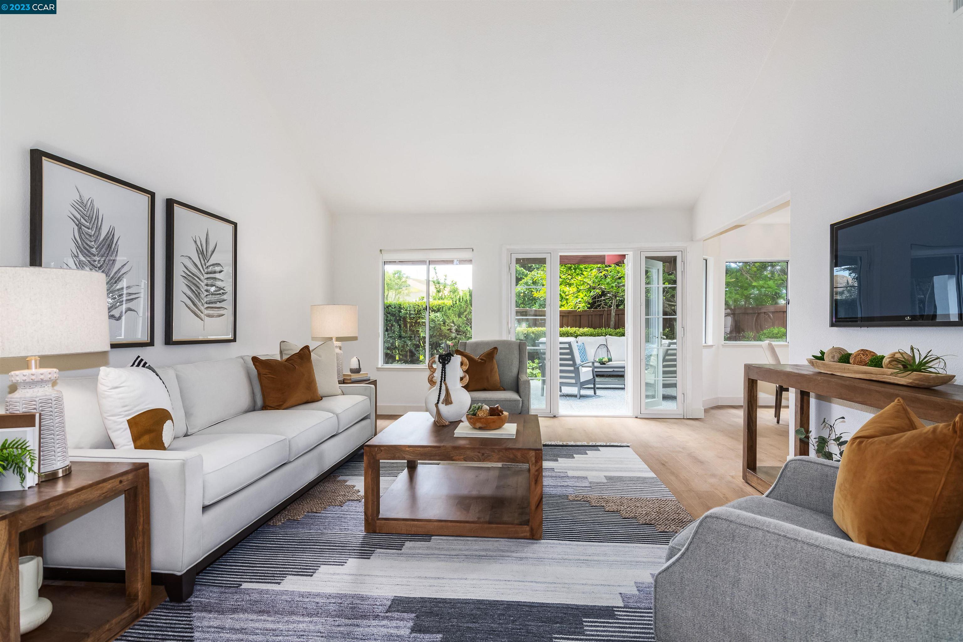 Front Image Thumbnail for CC41029644