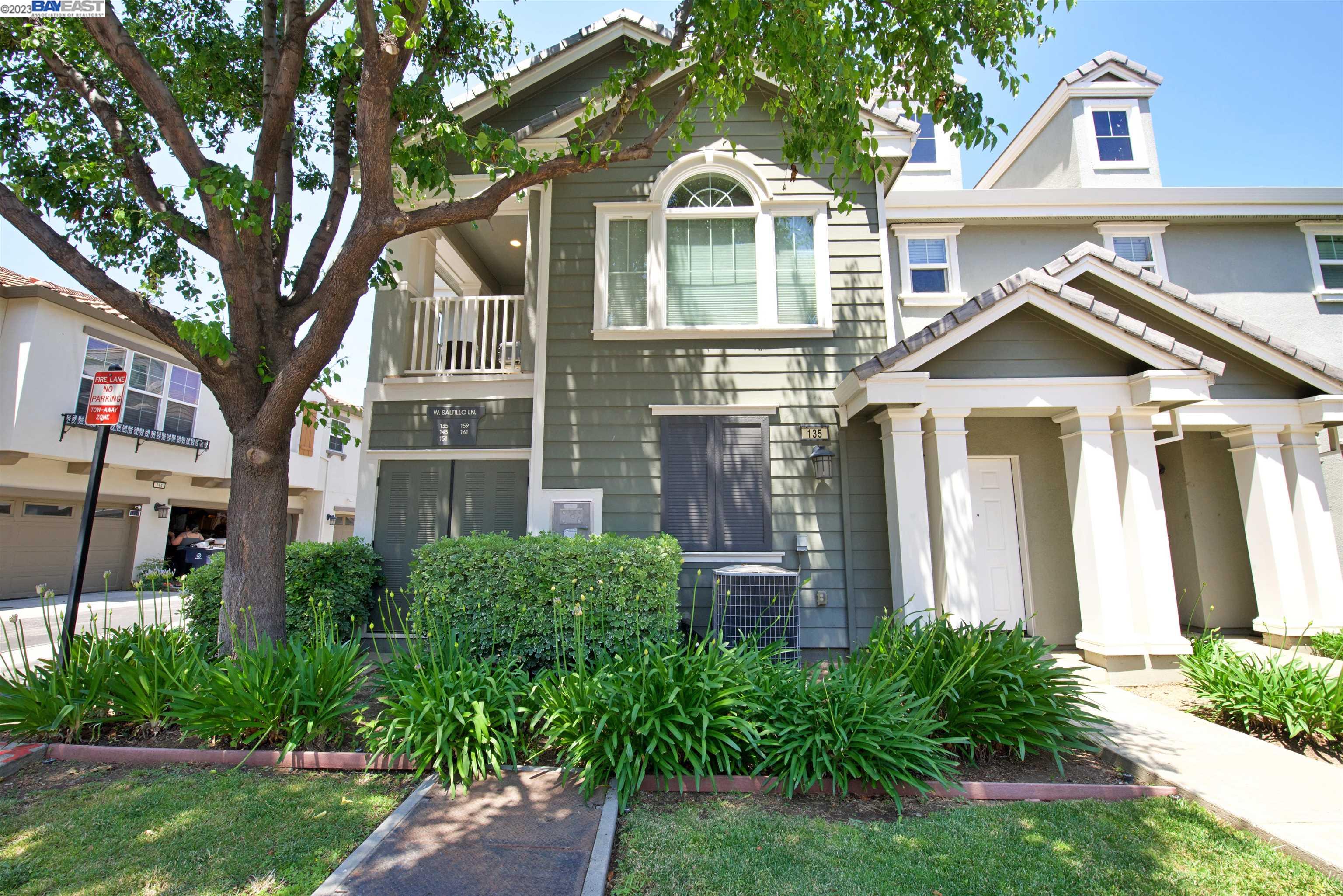 Detail Gallery Image 1 of 22 For 135 W Saltillo Lane, Mountain House,  CA 95391-3028 - 2 Beds | 2 Baths