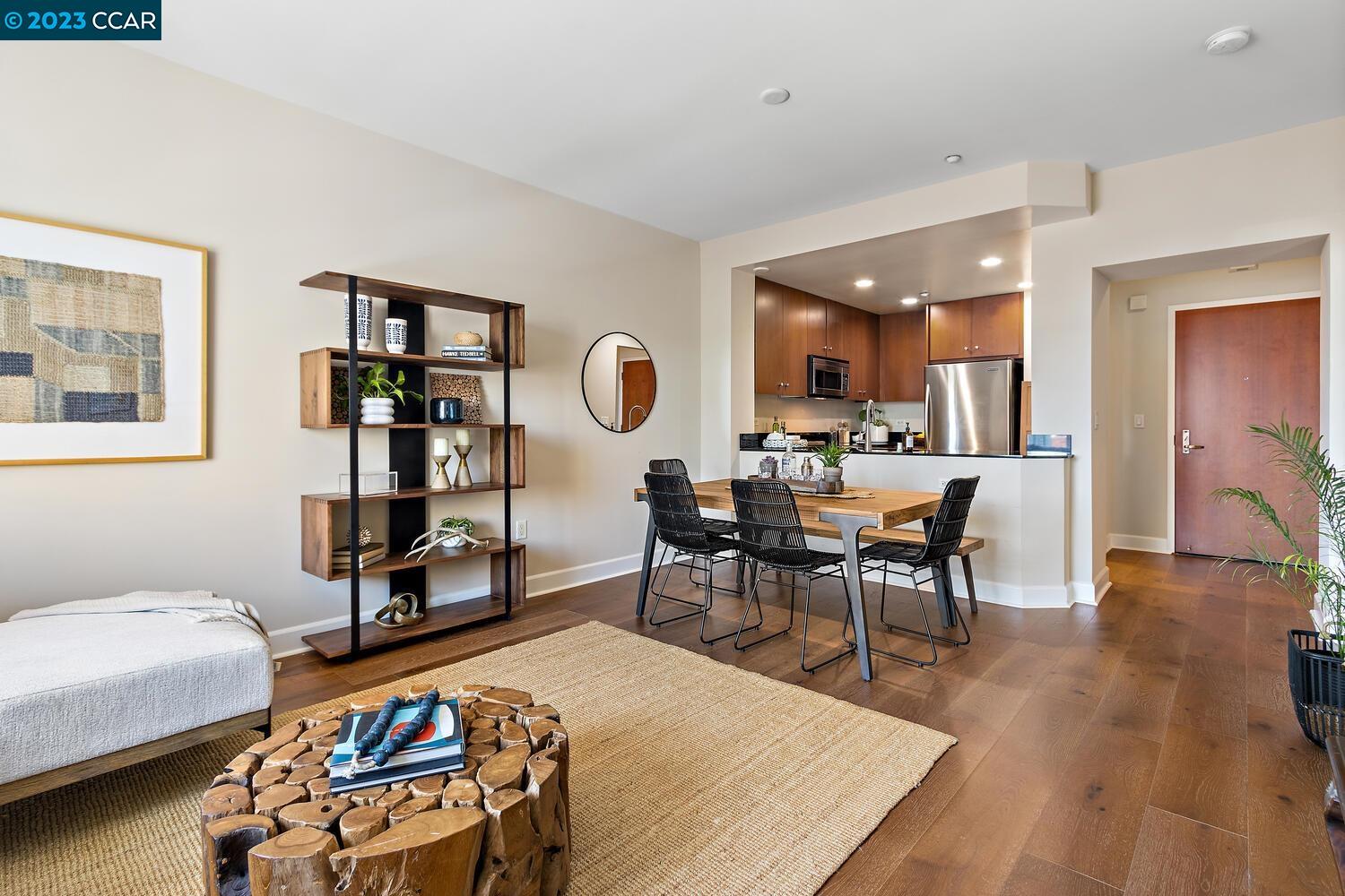 Detail Gallery Image 1 of 1 For 585 9th St #411,  Oakland,  CA 94607 - 1 Beds | 1 Baths