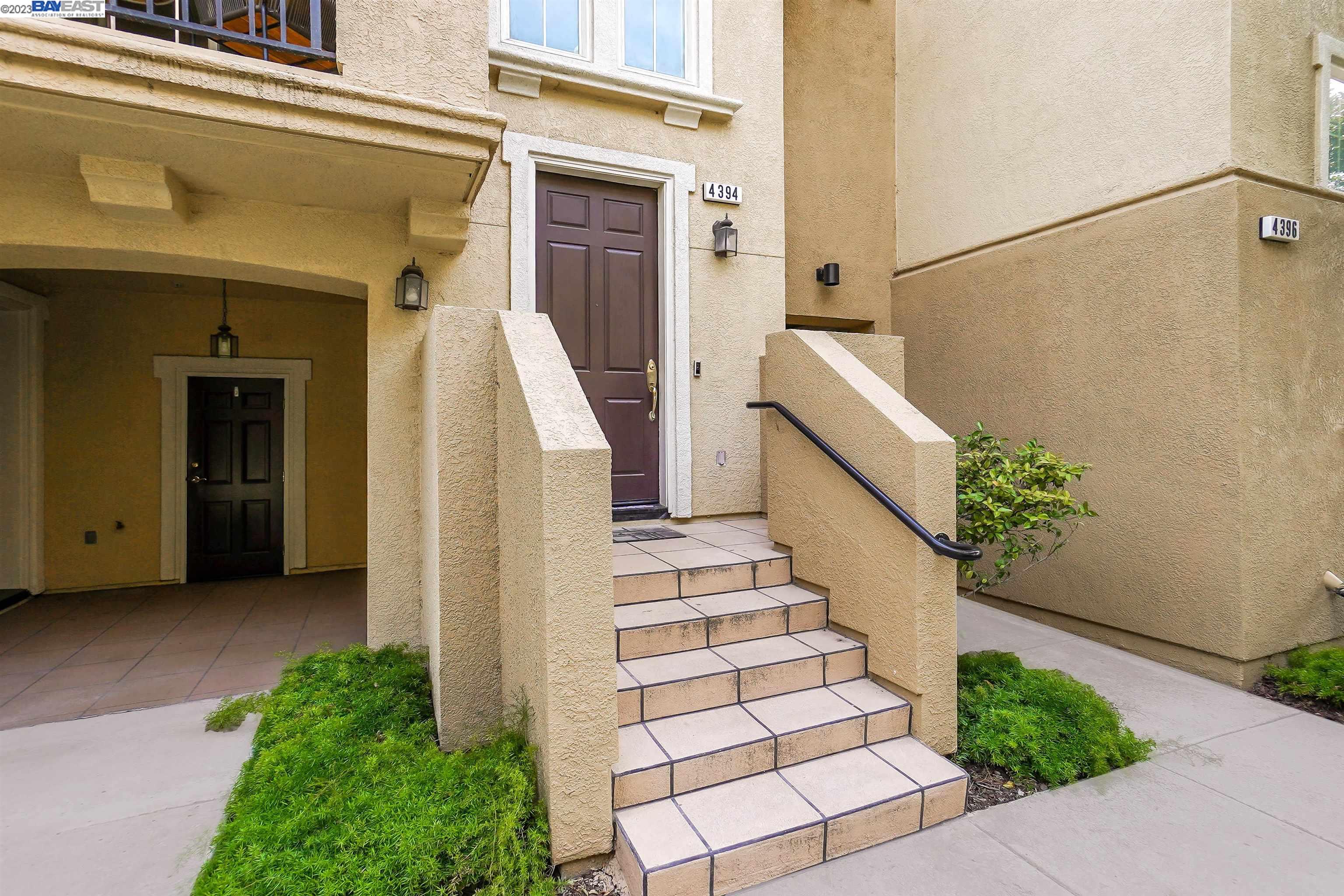 Photo #6: 41030016 Listing 