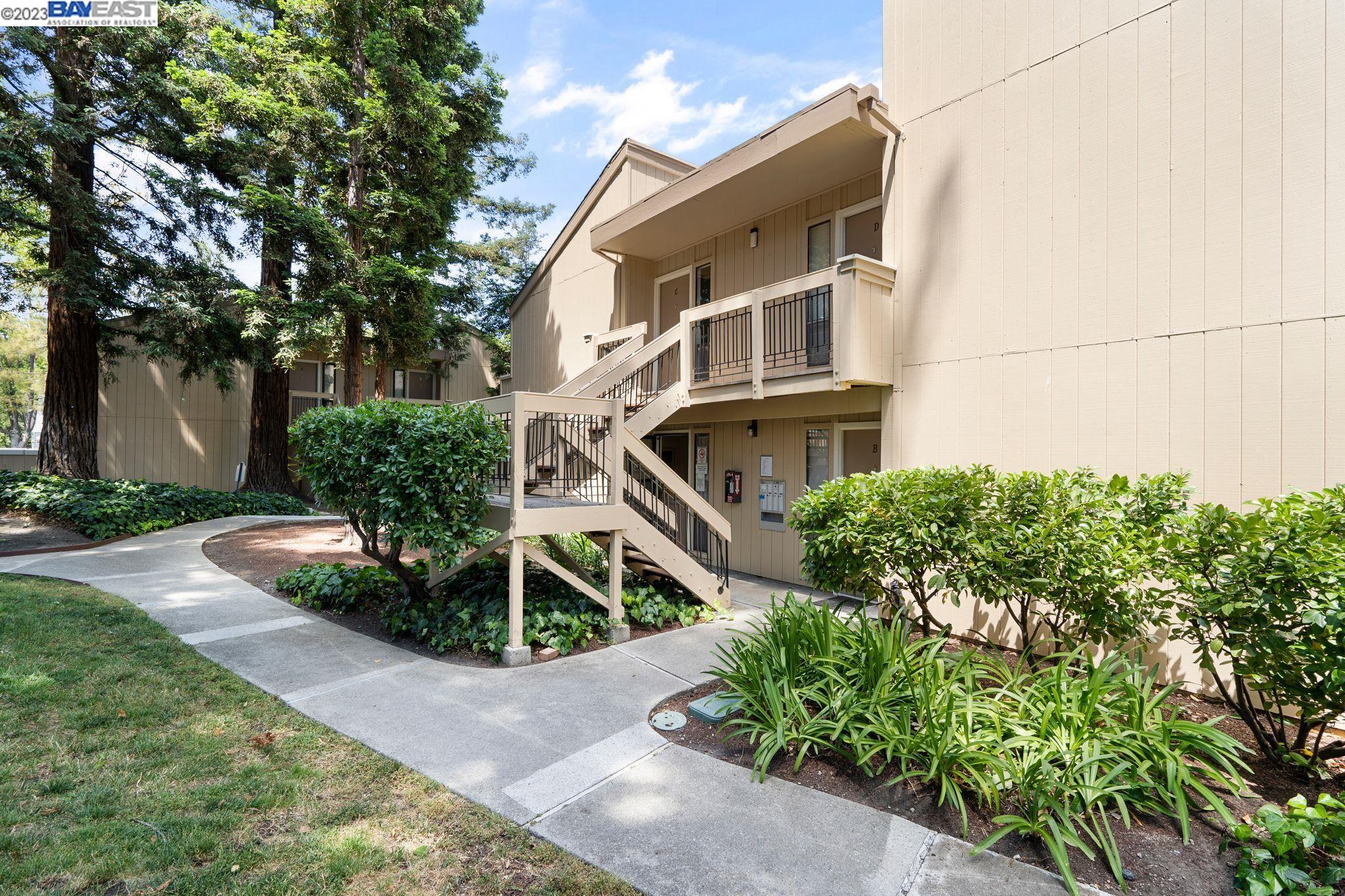 Detail Gallery Image 1 of 1 For 990 Kiely Blvd #C,  Santa Clara,  CA 95051 - 1 Beds | 1 Baths