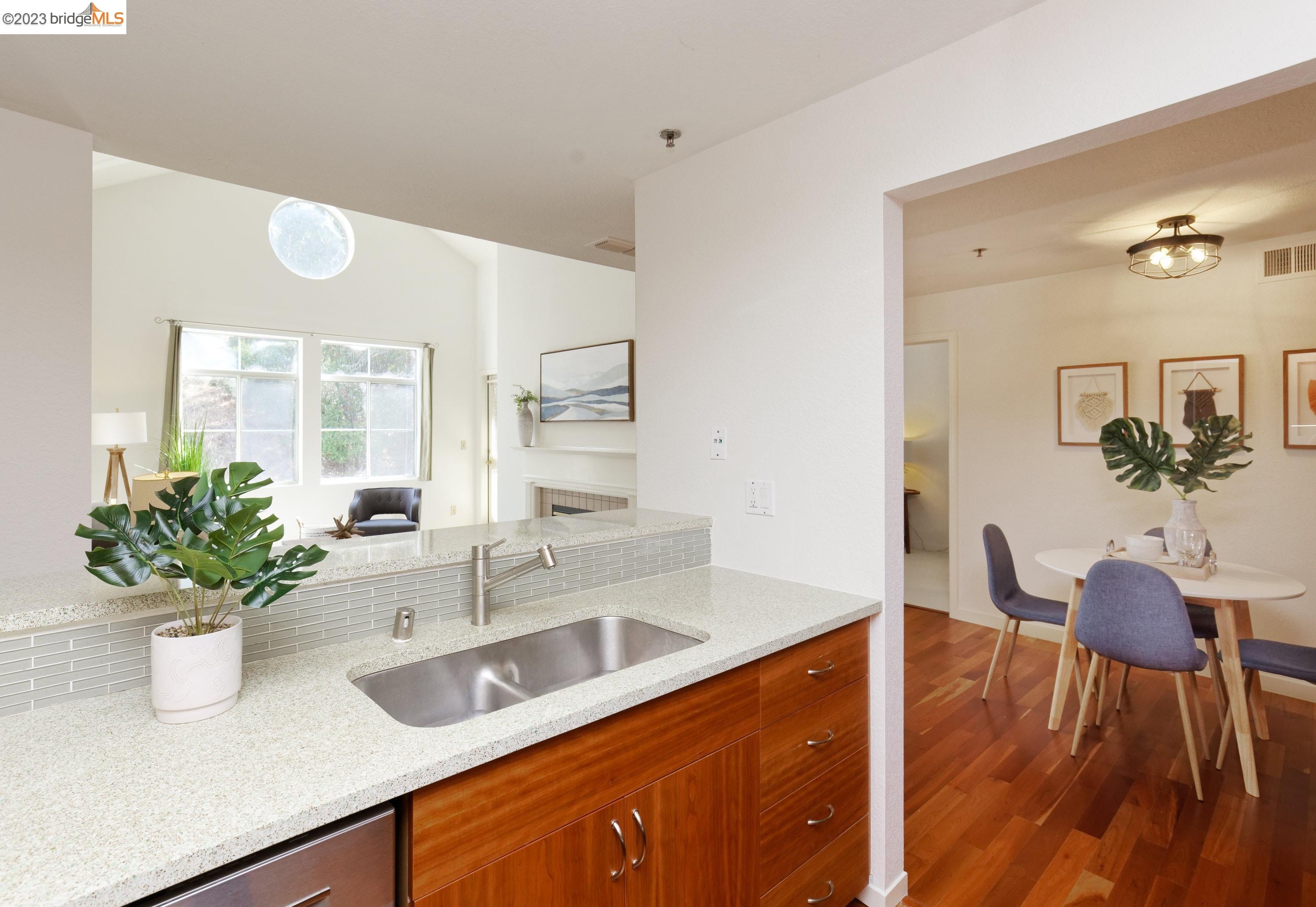 Photo #6: 41030317 Listing 