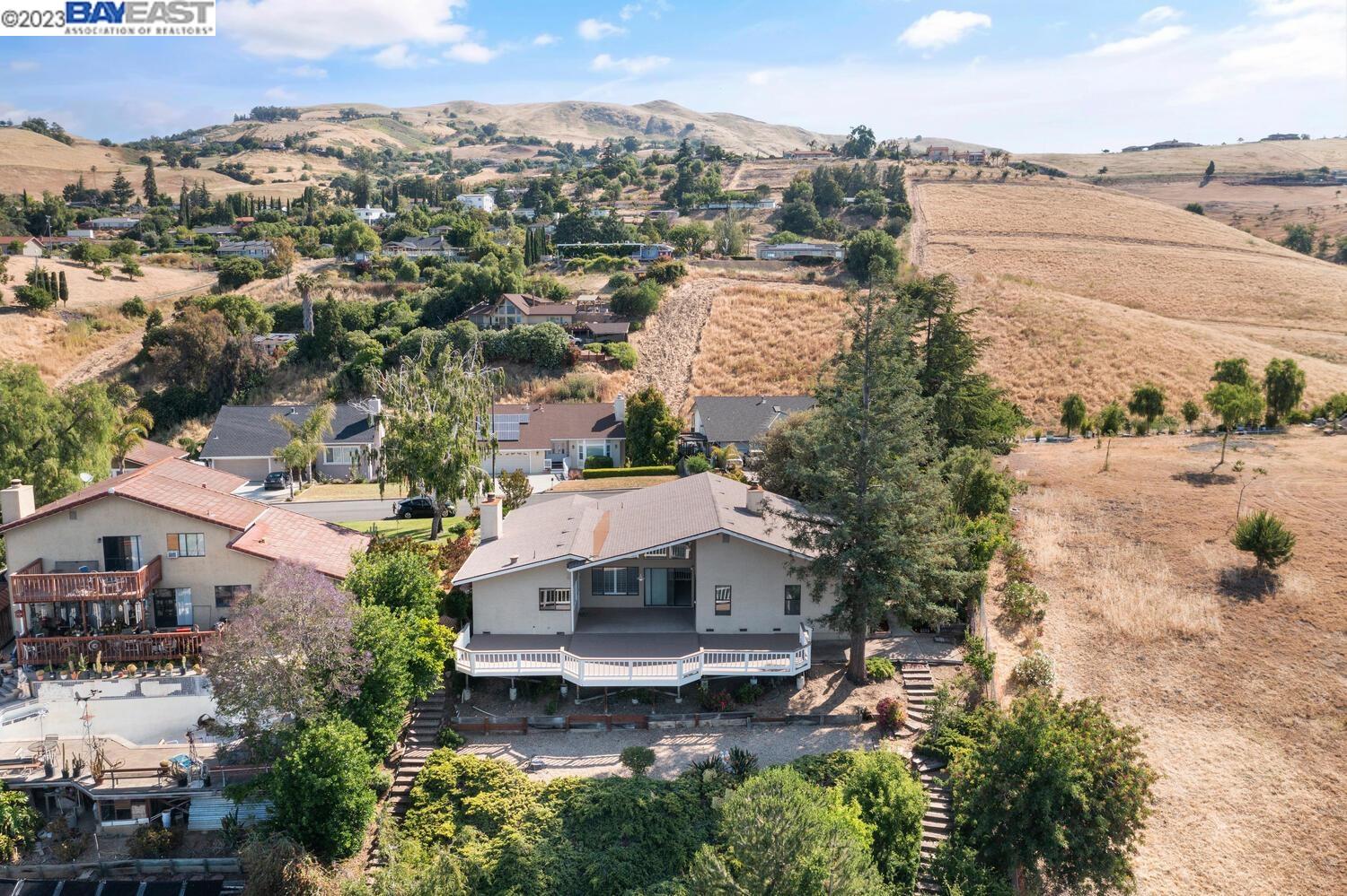 Detail Gallery Image 1 of 1 For 467 Porter Lane, San Jose,  CA 95127 - 4 Beds | 2 Baths