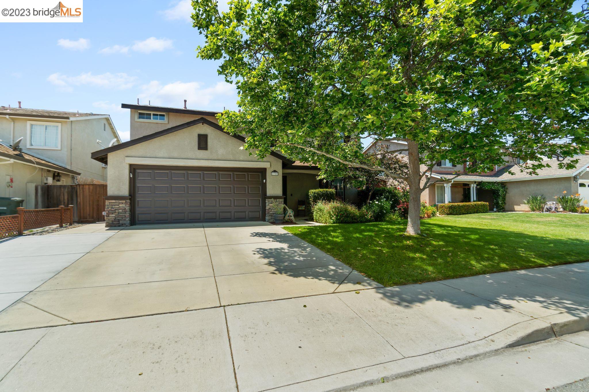 Detail Gallery Image 1 of 1 For 2350 Calistoga Dr, Hollister,  CA 95023 - 4 Beds | 2/1 Baths