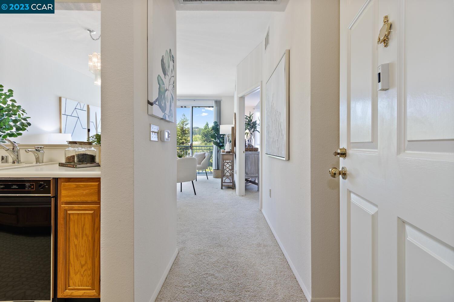 Photo #2: 41030611 Listing 